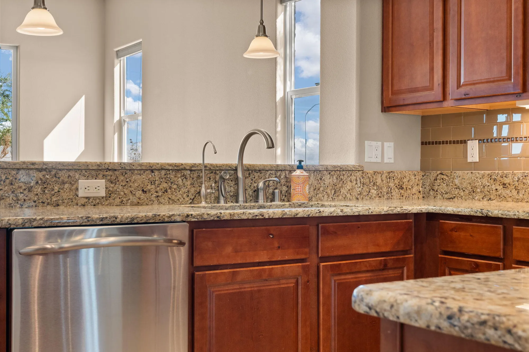 Property Slideshow image 14 of 42 | 370 zuni river cir, Los Lunas, NM, 87031