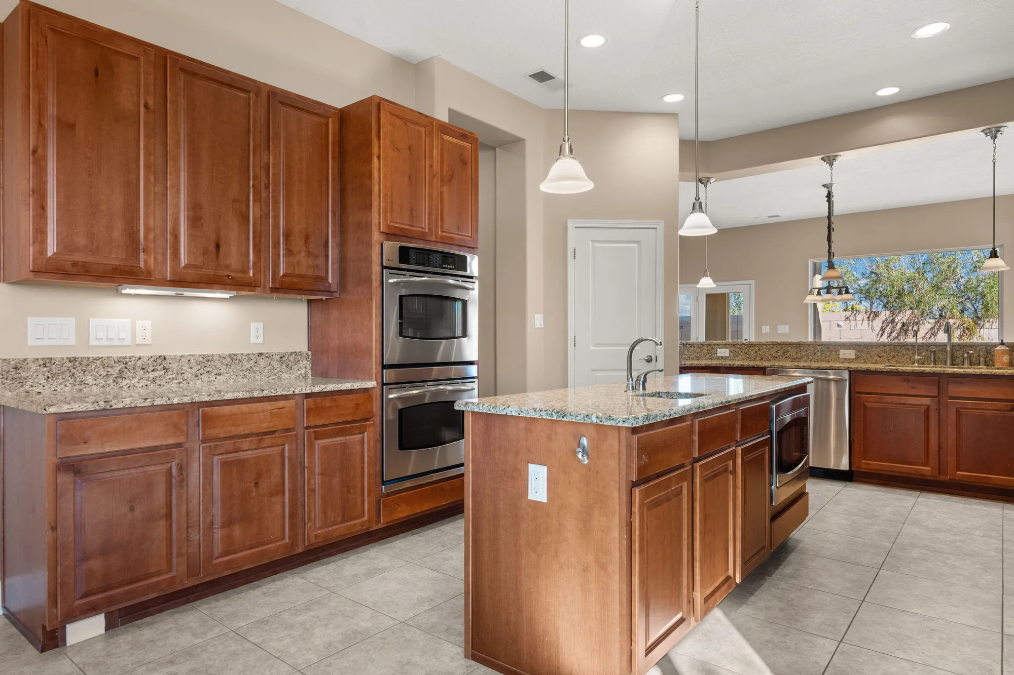 Property Slideshow image 13 of 42 | 370 zuni river cir, Los Lunas, NM, 87031