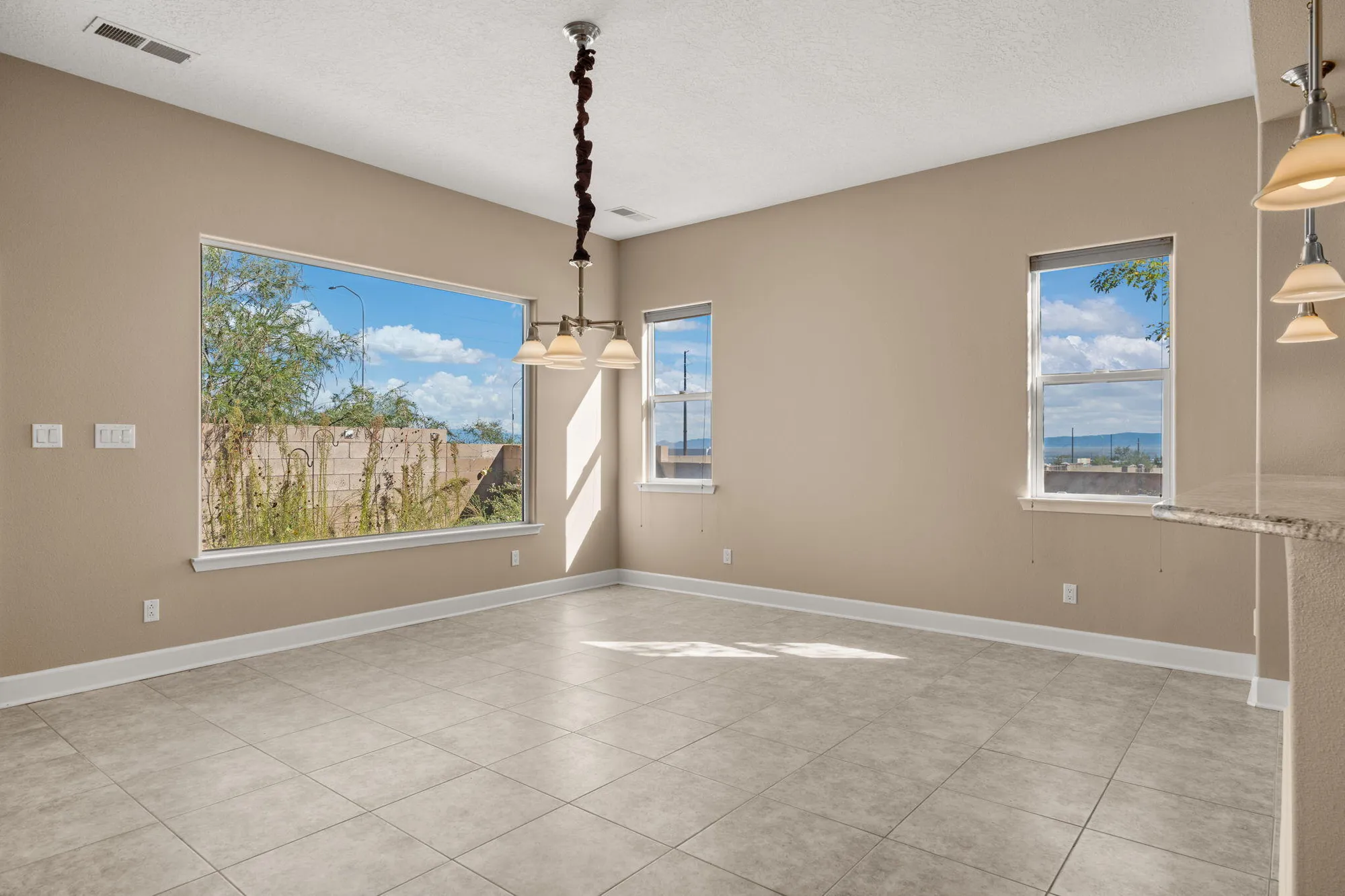 Property Slideshow image 24 of 42 | 370 zuni river cir, Los Lunas, NM, 87031