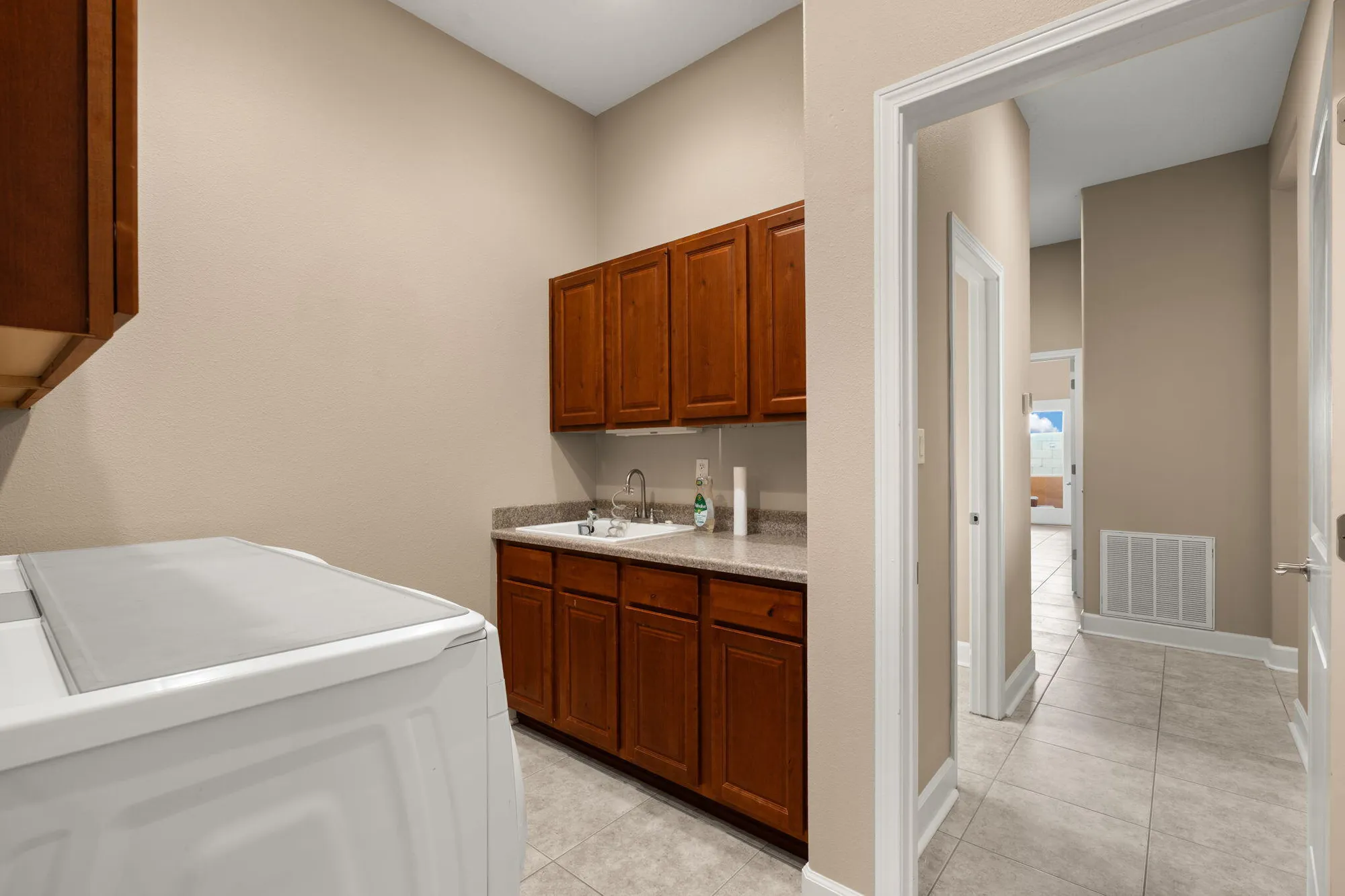 Property Slideshow image 25 of 42 | 370 zuni river cir, Los Lunas, NM, 87031