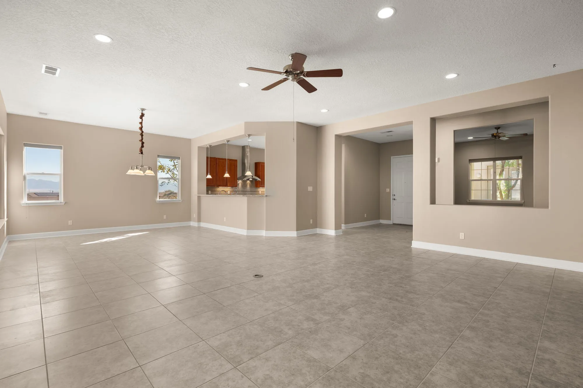 Property Slideshow image 21 of 42 | 370 zuni river cir, Los Lunas, NM, 87031