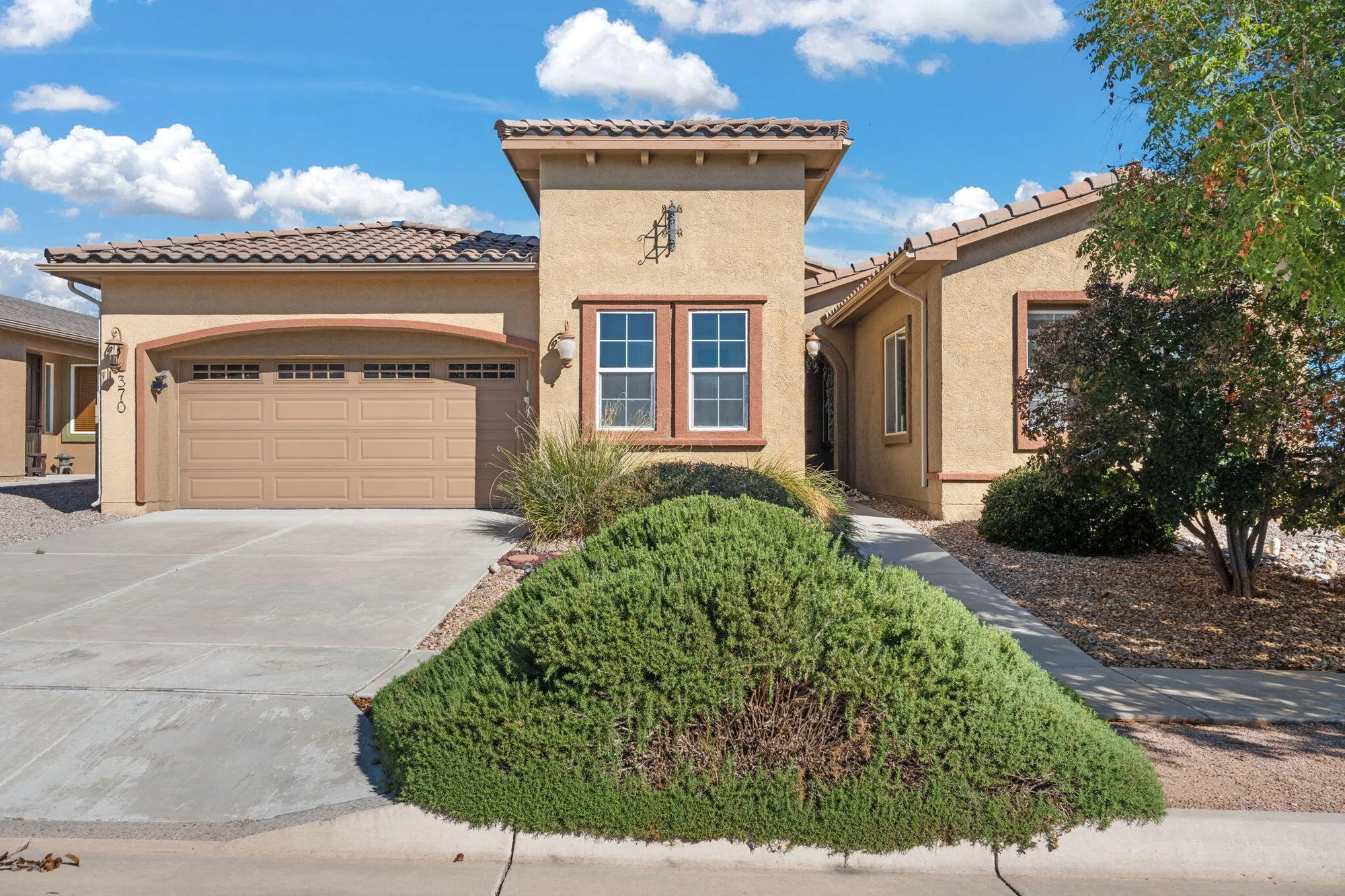 Property Slideshow image 3 of 42 | 370 zuni river cir, Los Lunas, NM, 87031