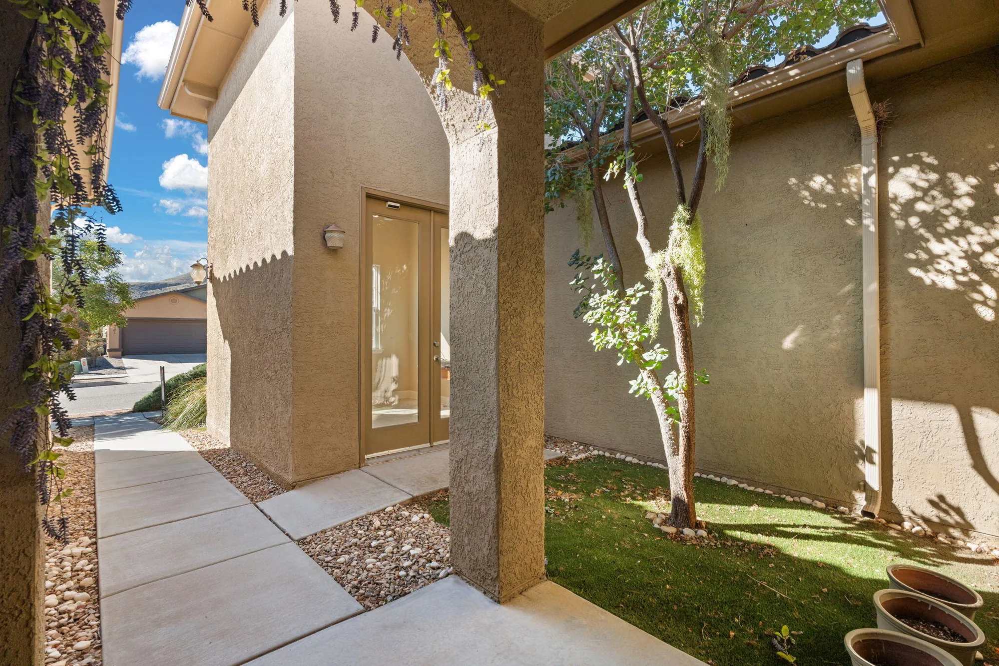 Property Slideshow image 5 of 42 | 370 zuni river cir, Los Lunas, NM, 87031