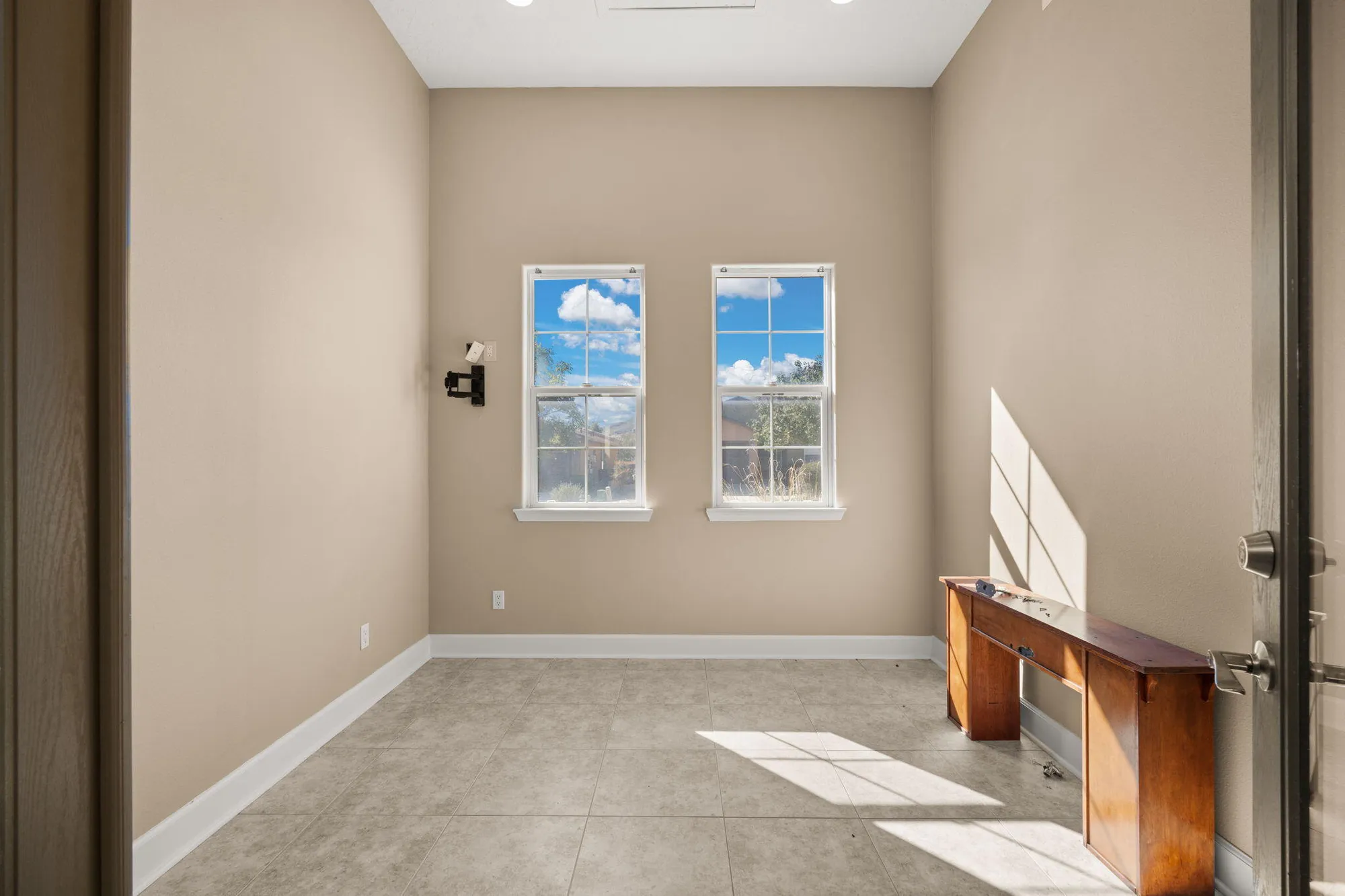 Property Slideshow image 6 of 42 | 370 zuni river cir, Los Lunas, NM, 87031