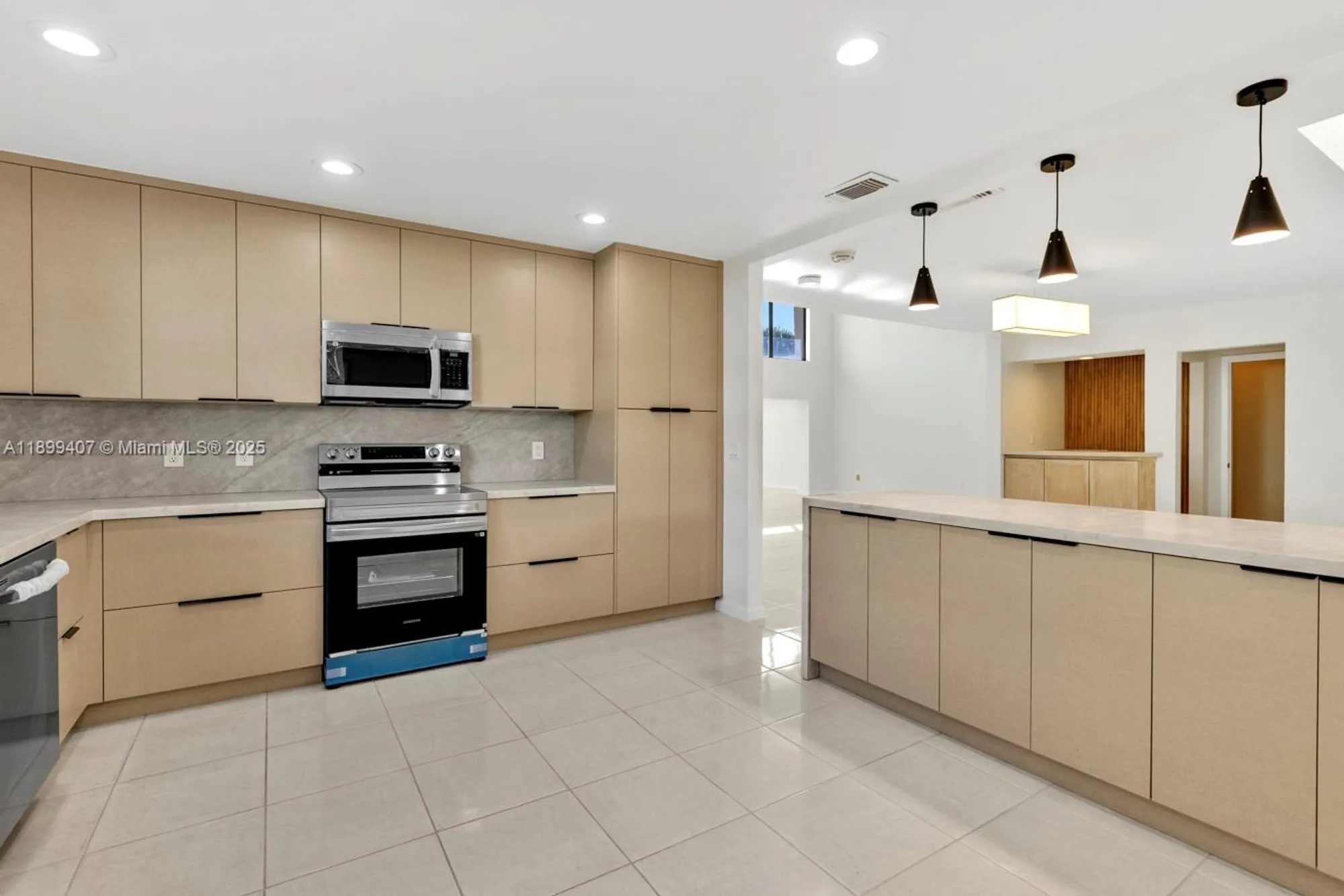 Property Slideshow image 10 of 49 | 21686 arriba real # 40-a, Boca Raton, FL, 33433