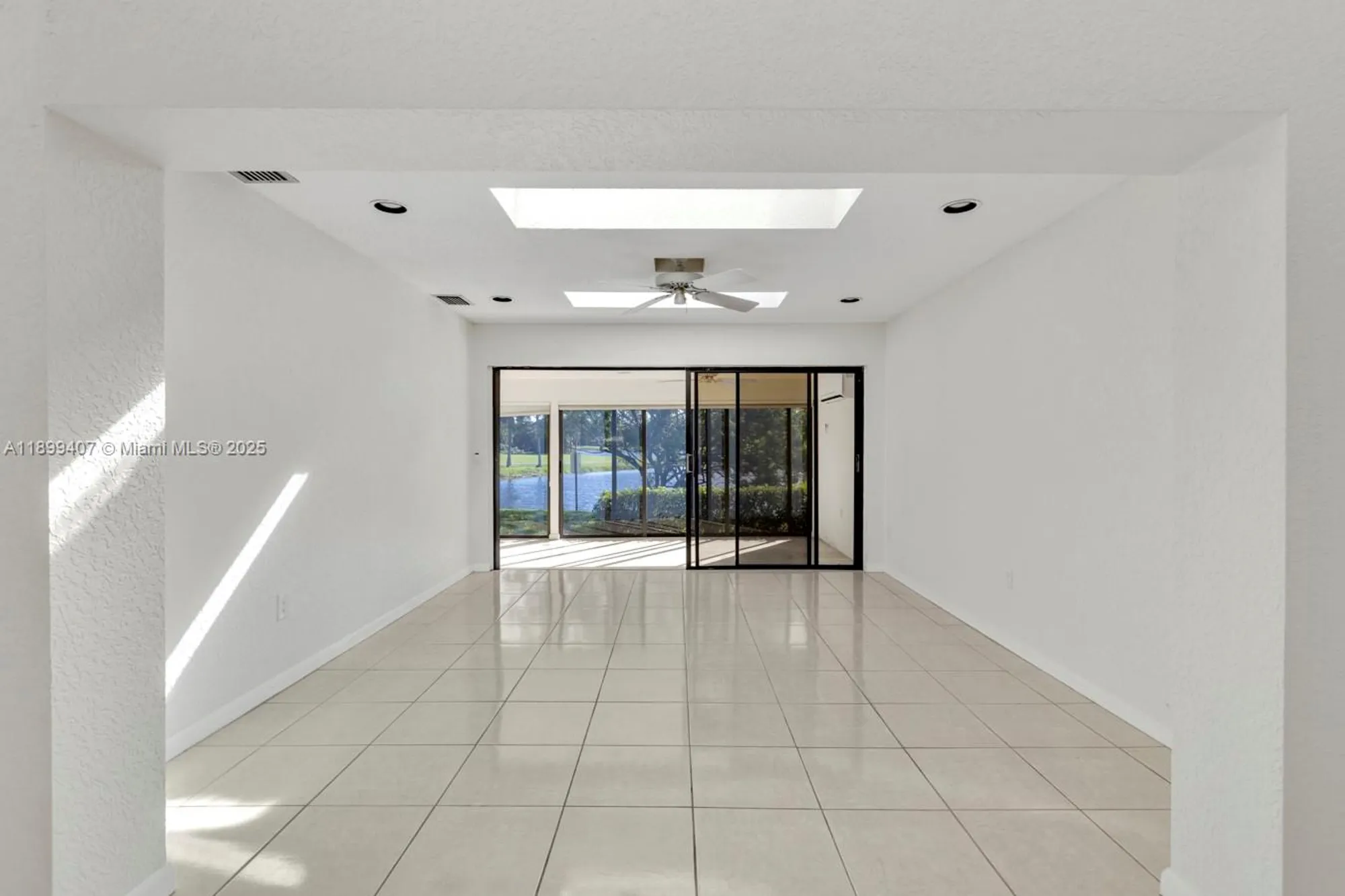 Property Slideshow image 3 of 49 | 21686 arriba real # 40-a, Boca Raton, FL, 33433