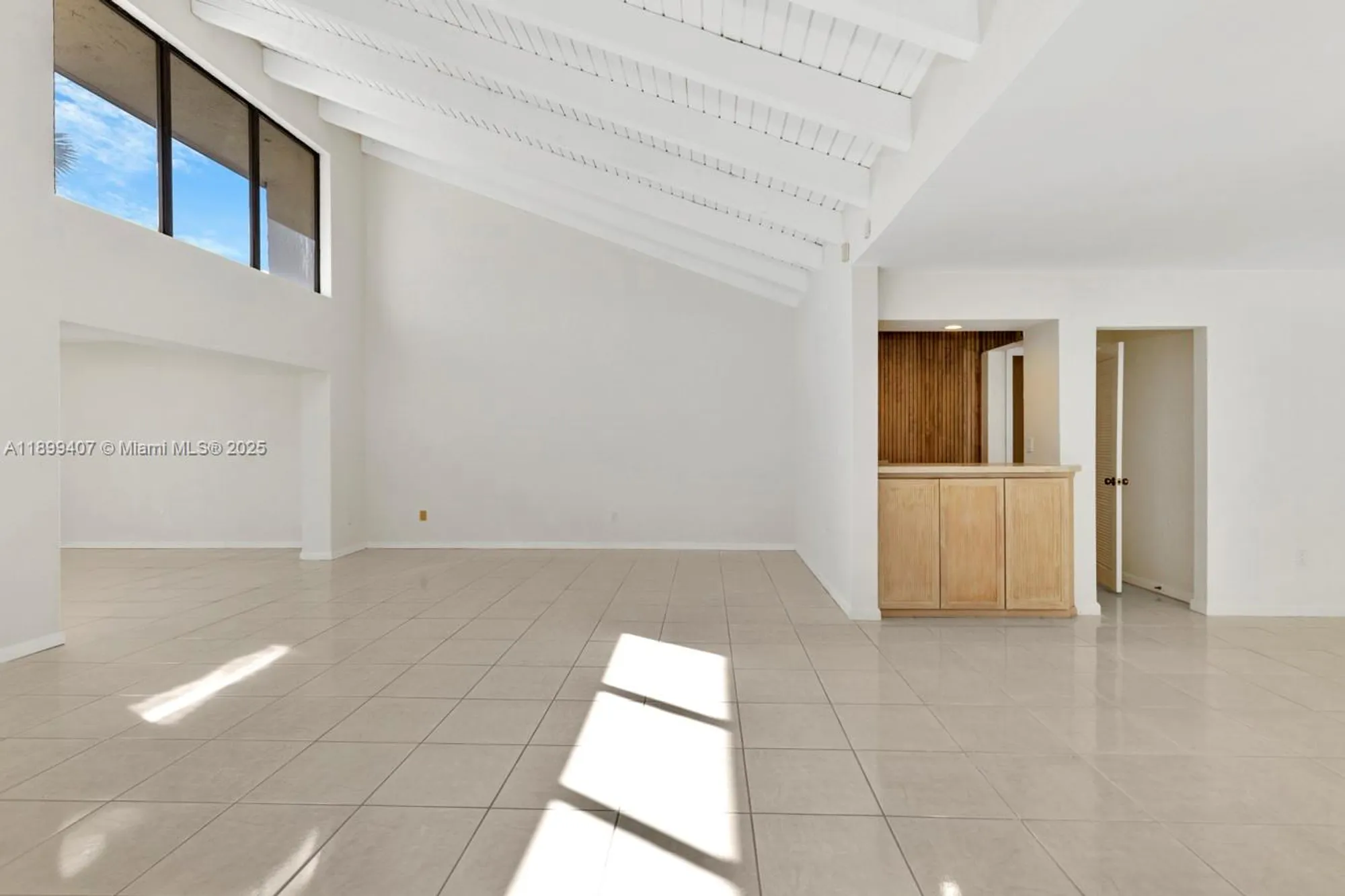 Property Slideshow image 5 of 49 | 21686 arriba real # 40-a, Boca Raton, FL, 33433