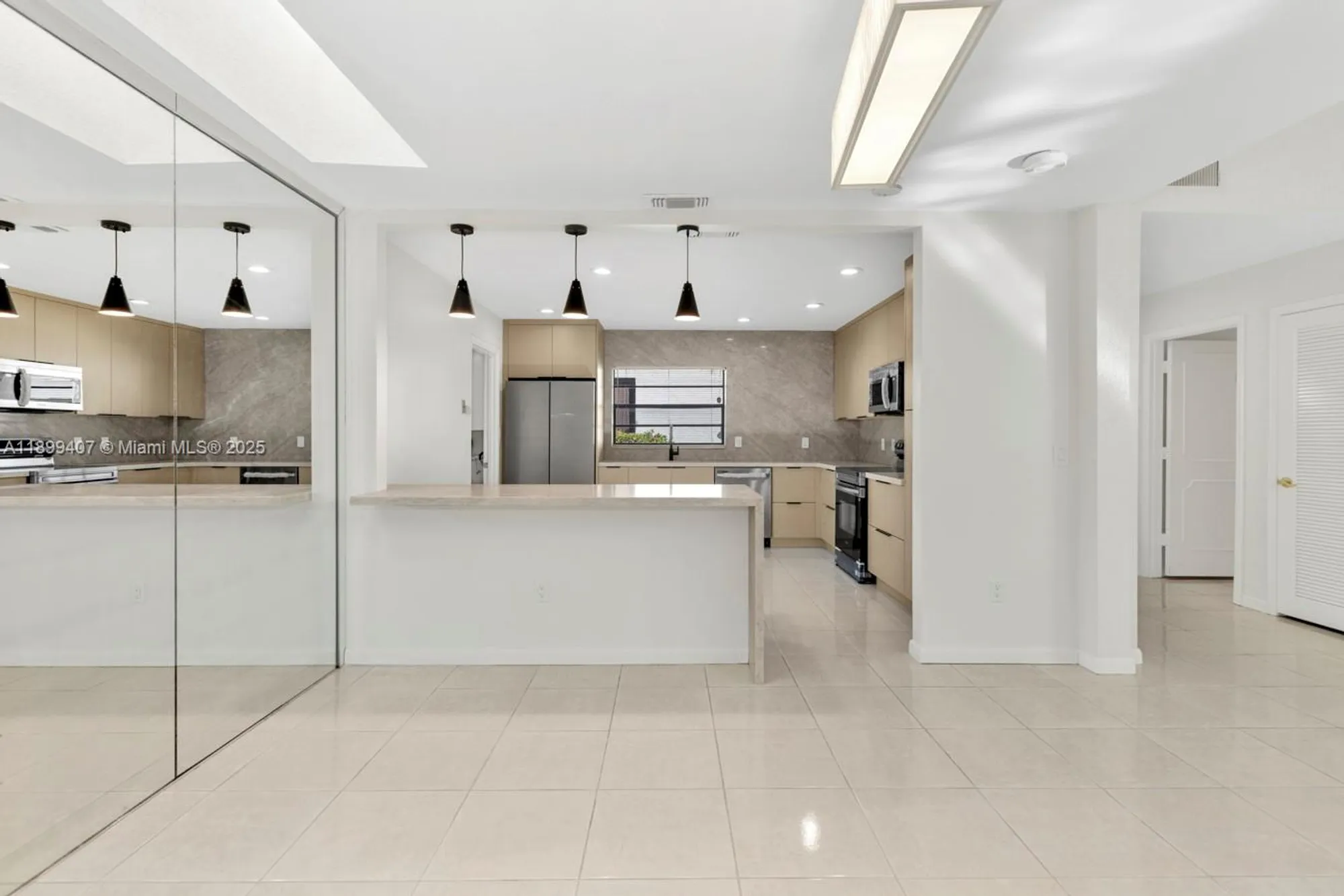 Property Slideshow image 8 of 49 | 21686 arriba real # 40-a, Boca Raton, FL, 33433