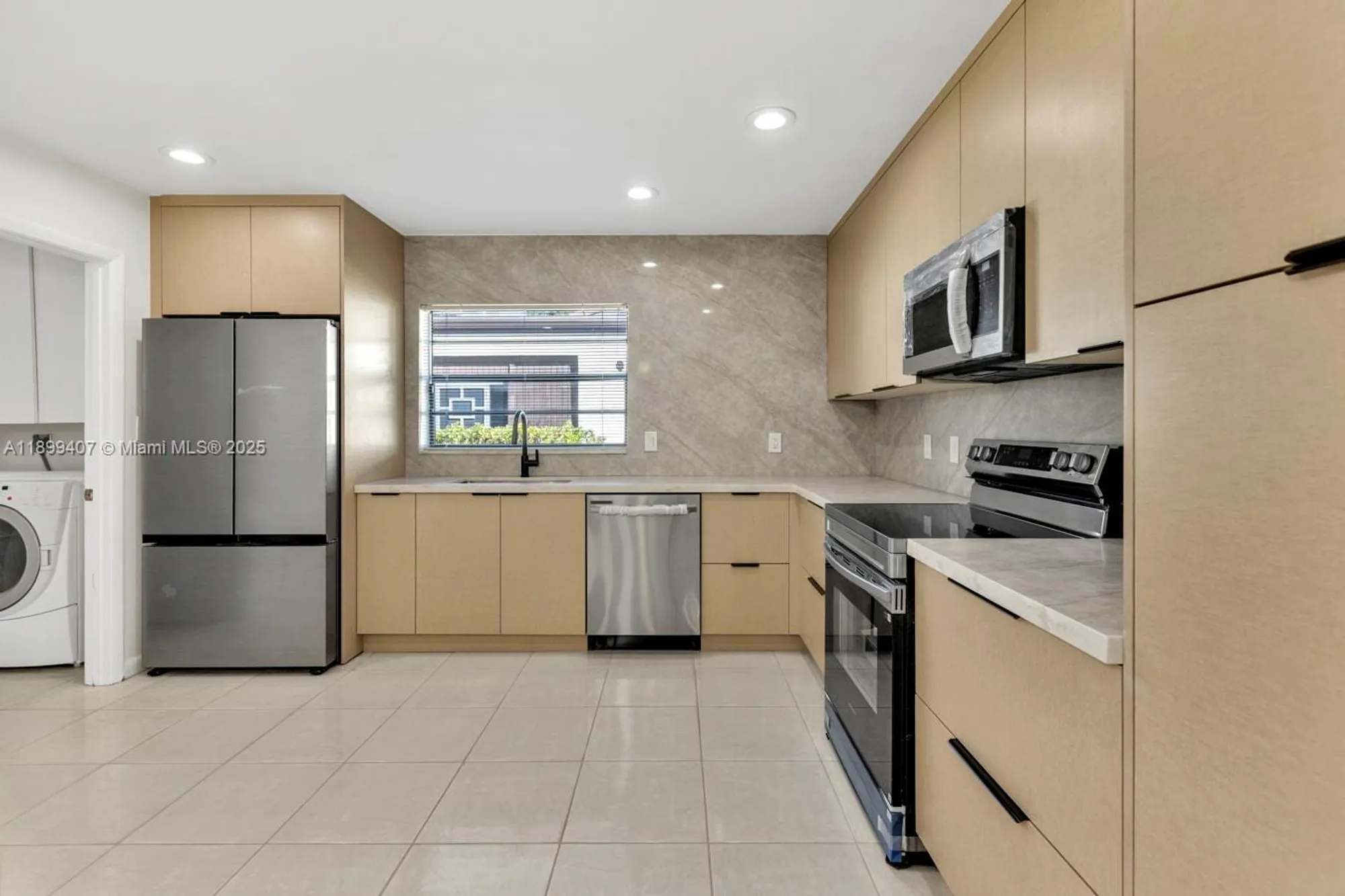 Property Slideshow image 9 of 49 | 21686 arriba real # 40-a, Boca Raton, FL, 33433