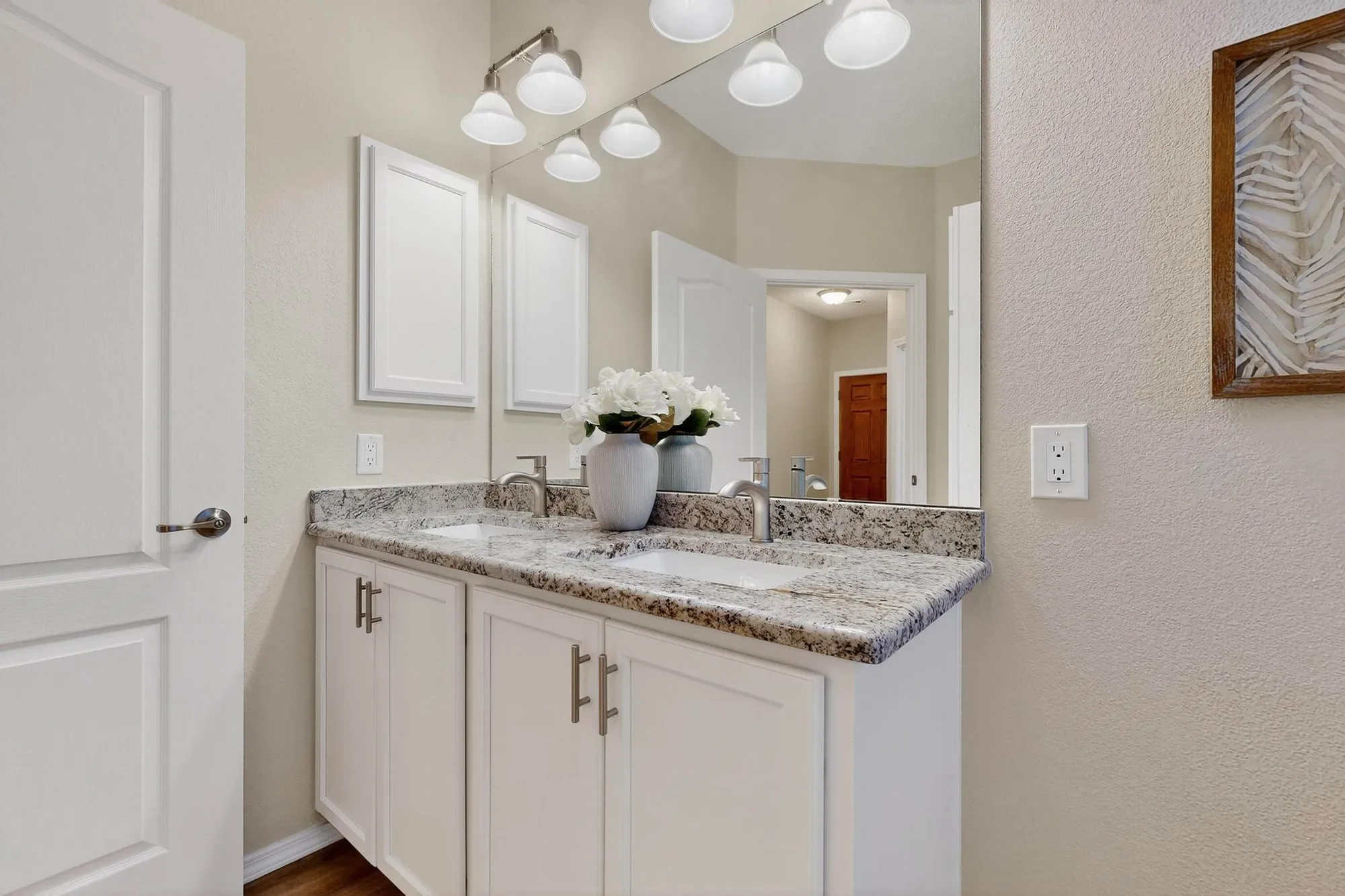 Property Slideshow image 17 of 46 | 806 purple aster, Bernalillo, NM, 87004