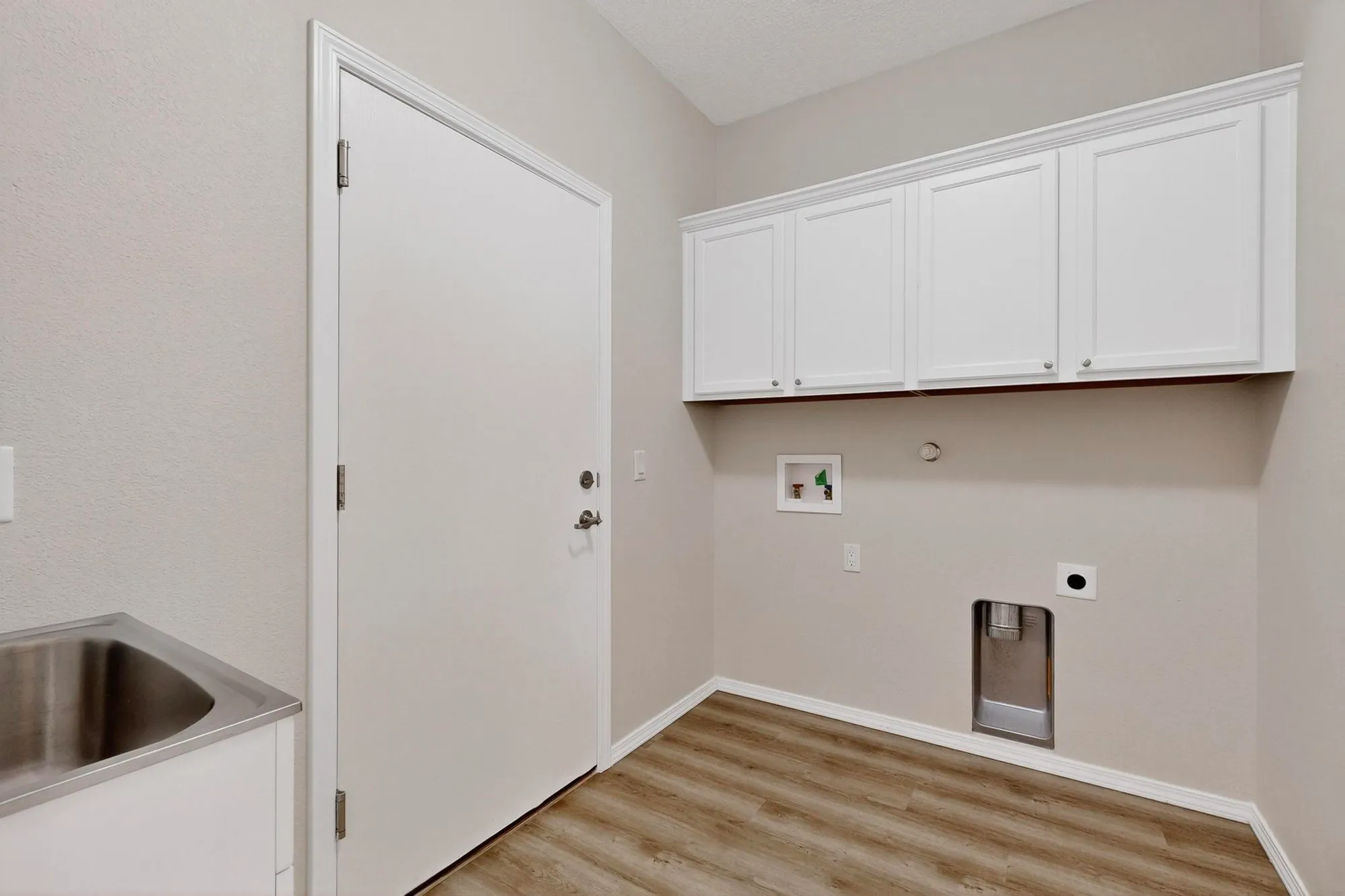 Property Slideshow image 25 of 46 | 806 purple aster, Bernalillo, NM, 87004