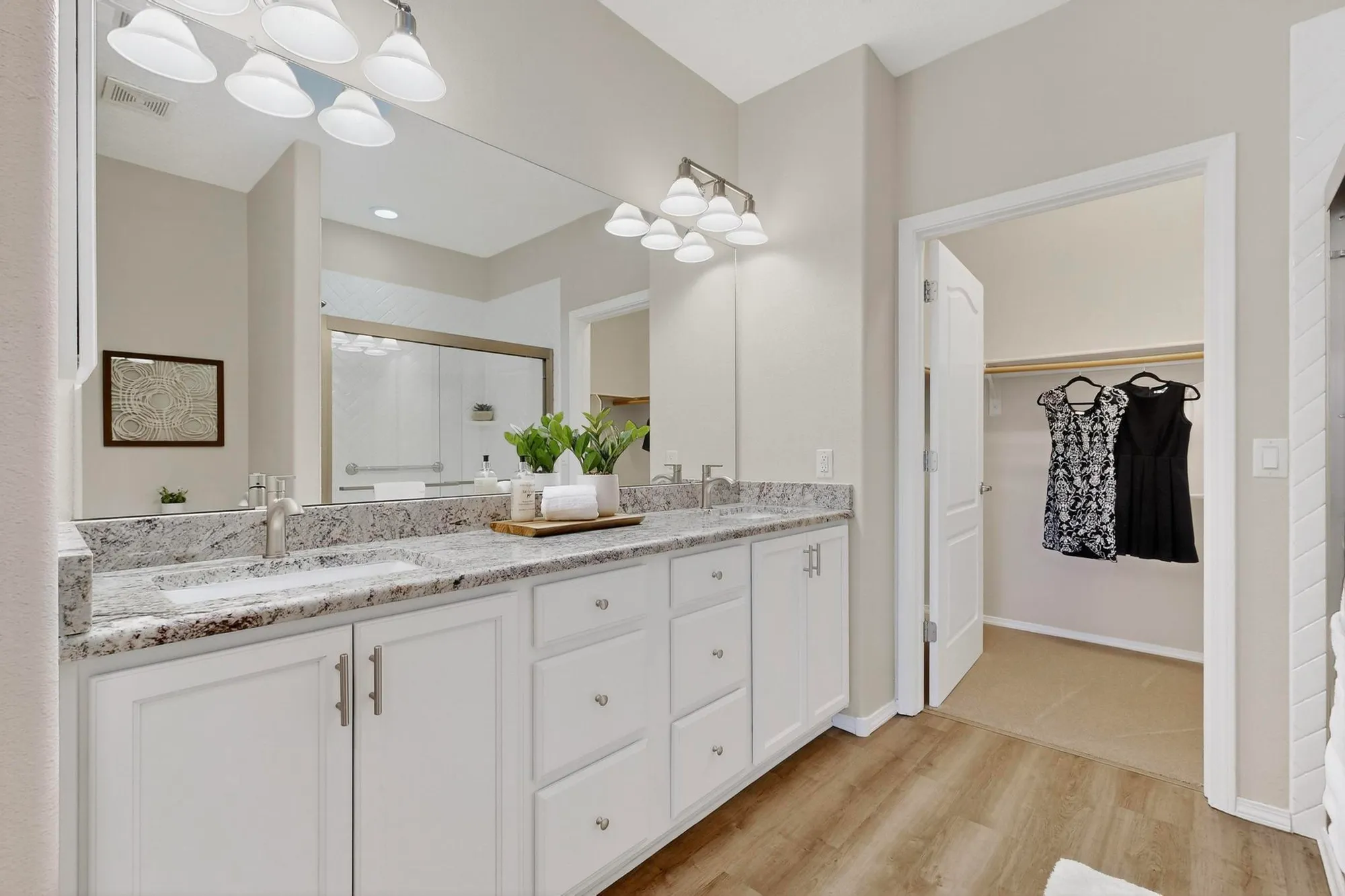 Property Slideshow image 23 of 46 | 806 purple aster, Bernalillo, NM, 87004