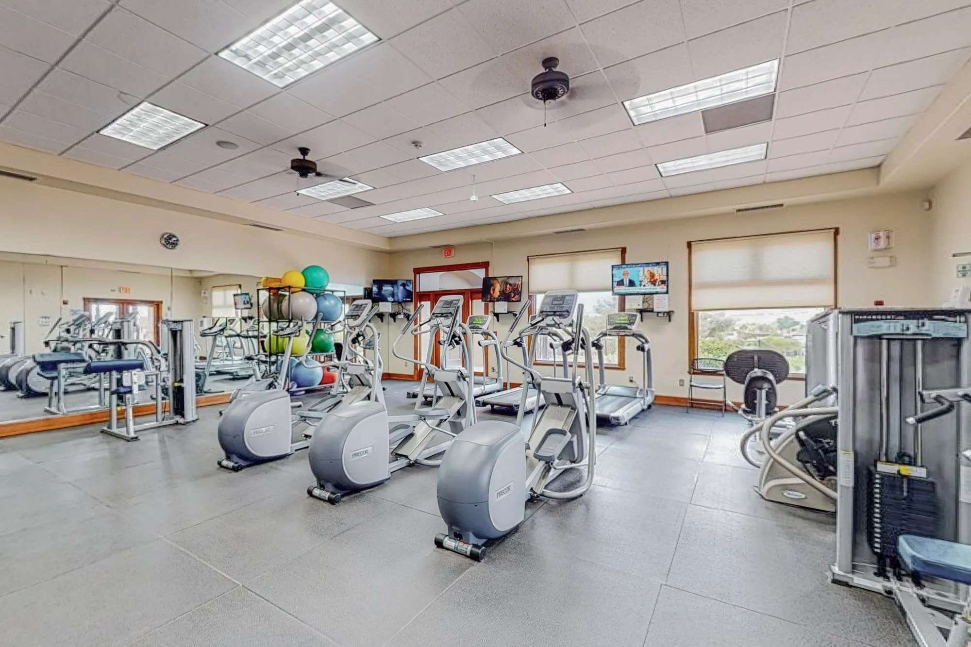 Property Slideshow image 41 of 46 | 806 purple aster, Bernalillo, NM, 87004