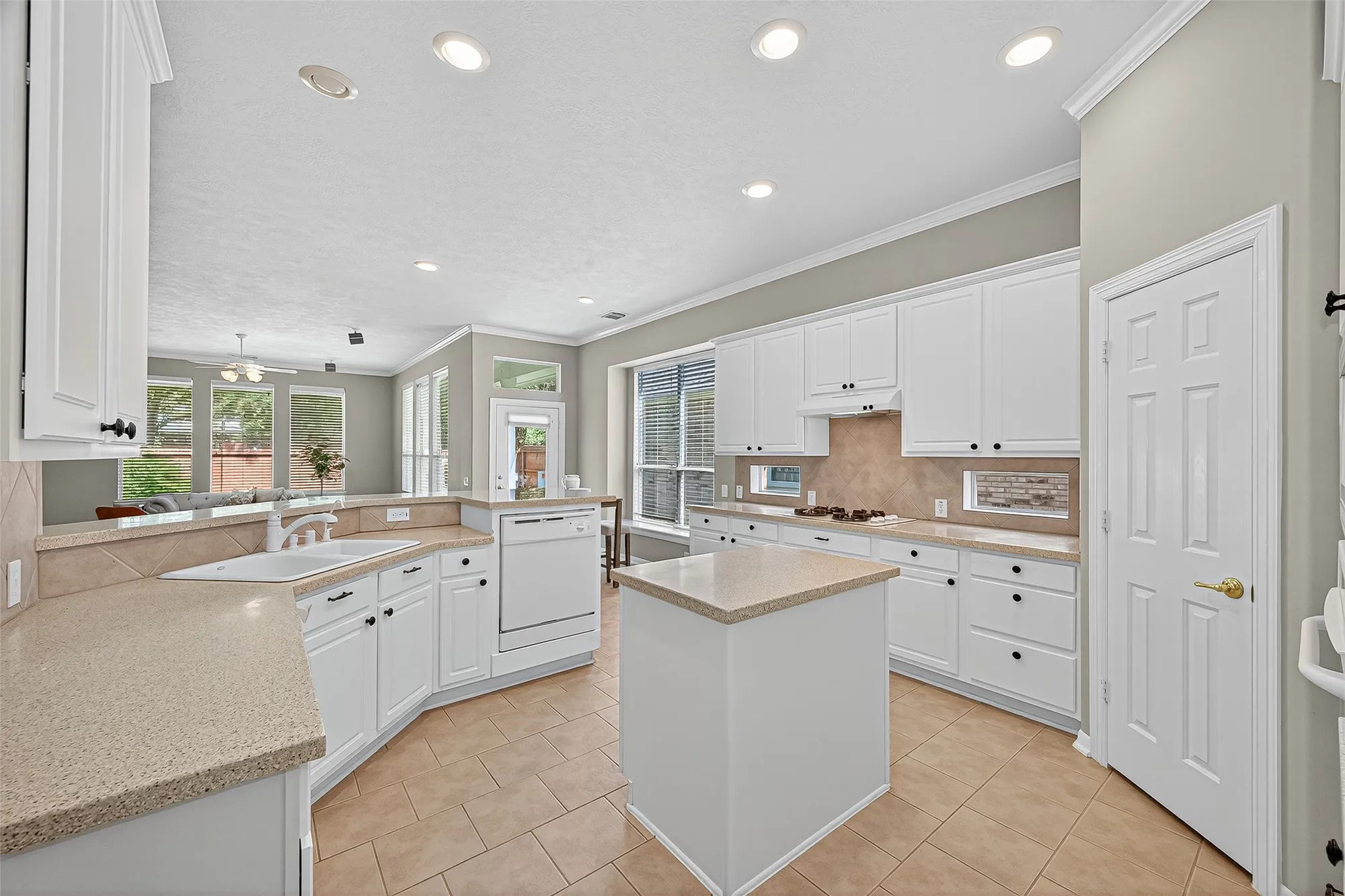 Property Slideshow image 16 of 34 | 25110 cinco manor ln, Katy, TX, 77494