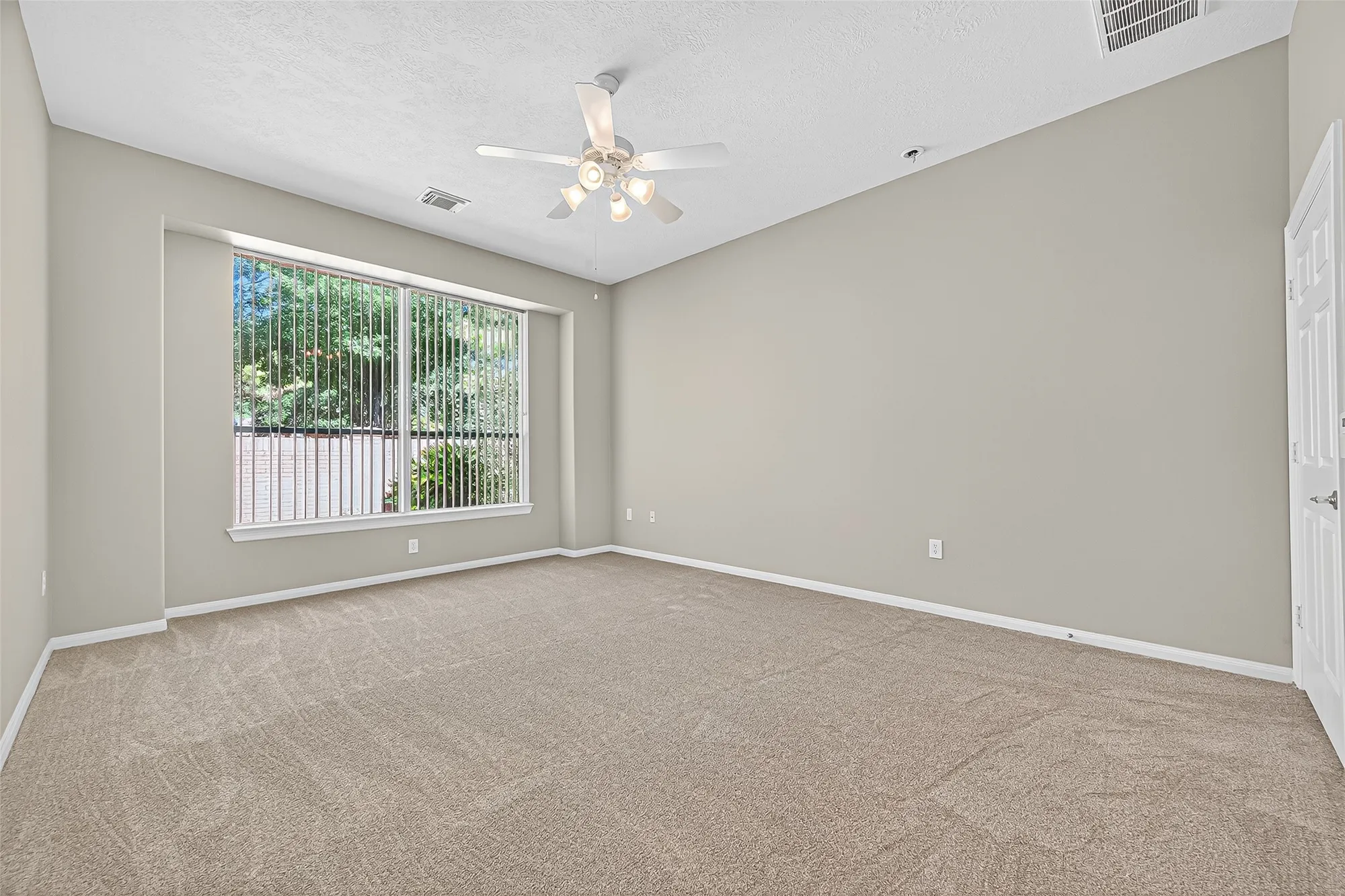 Property Slideshow image 28 of 34 | 25110 cinco manor ln, Katy, TX, 77494