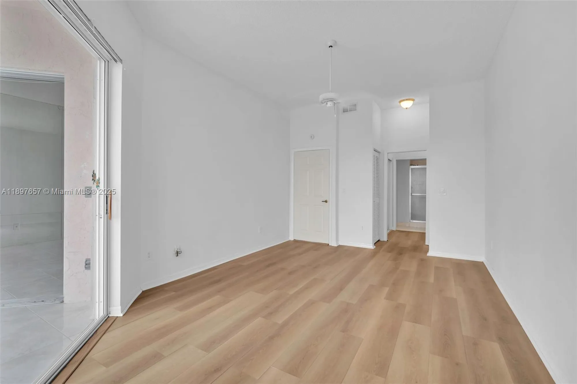 Property Slideshow image 15 of 38 | 7486 granville dr 410, Tamarac, FL, 33321