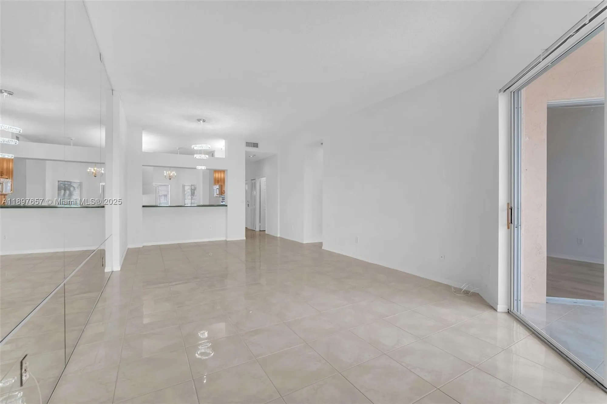 Property Slideshow image 19 of 38 | 7486 granville dr 410, Tamarac, FL, 33321