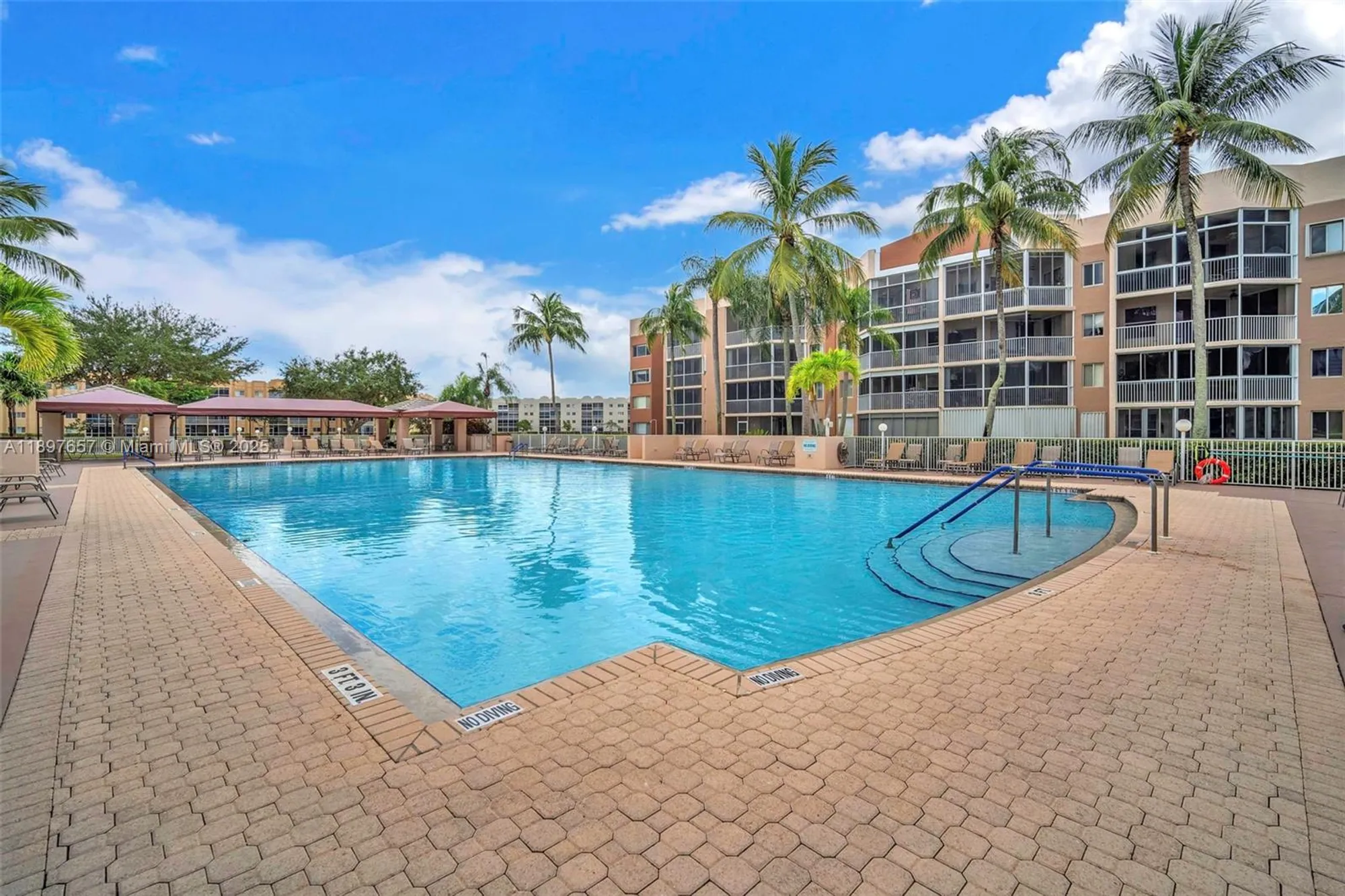 Property Slideshow image 25 of 38 | 7486 granville dr 410, Tamarac, FL, 33321