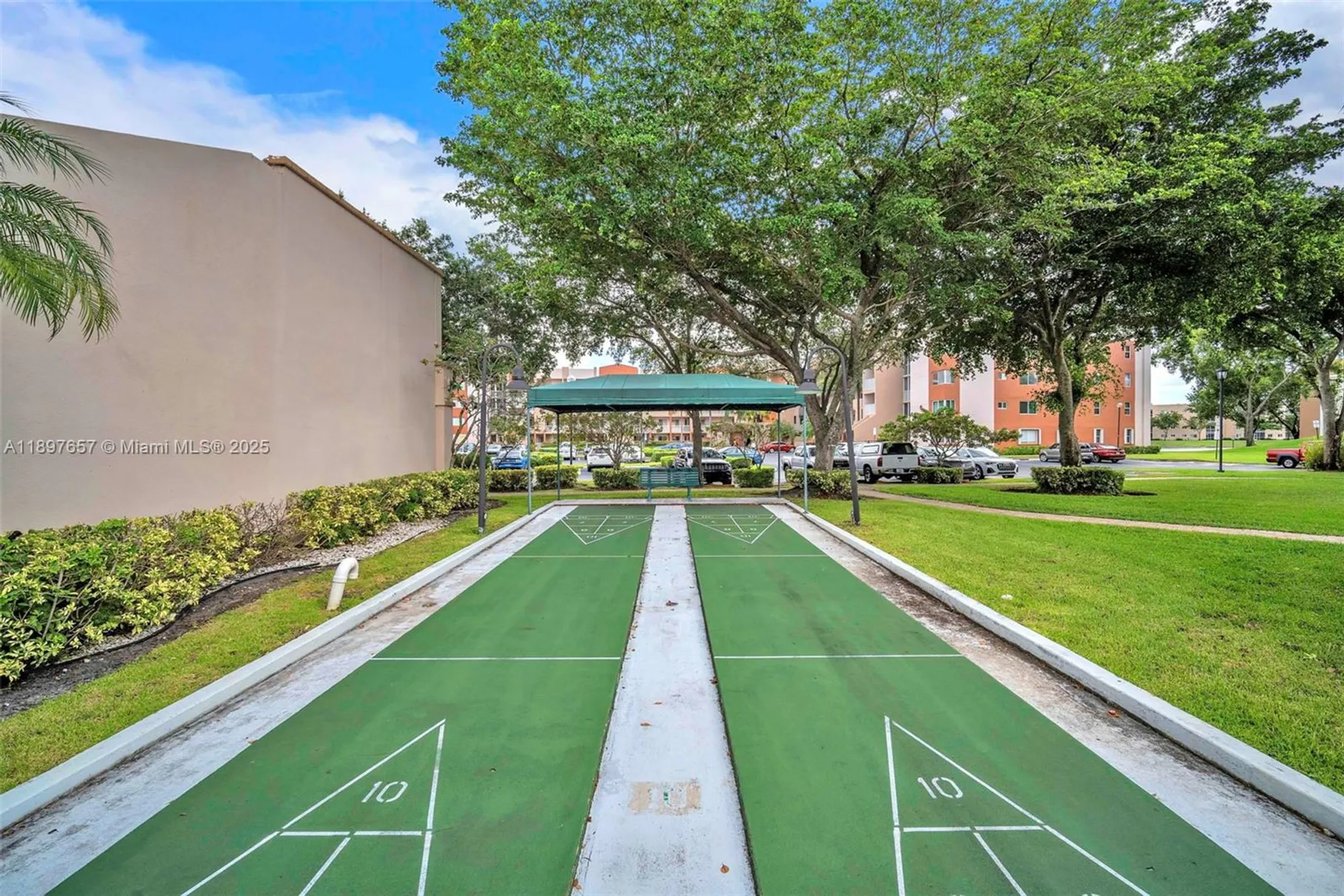 Property Slideshow image 27 of 38 | 7486 granville dr 410, Tamarac, FL, 33321