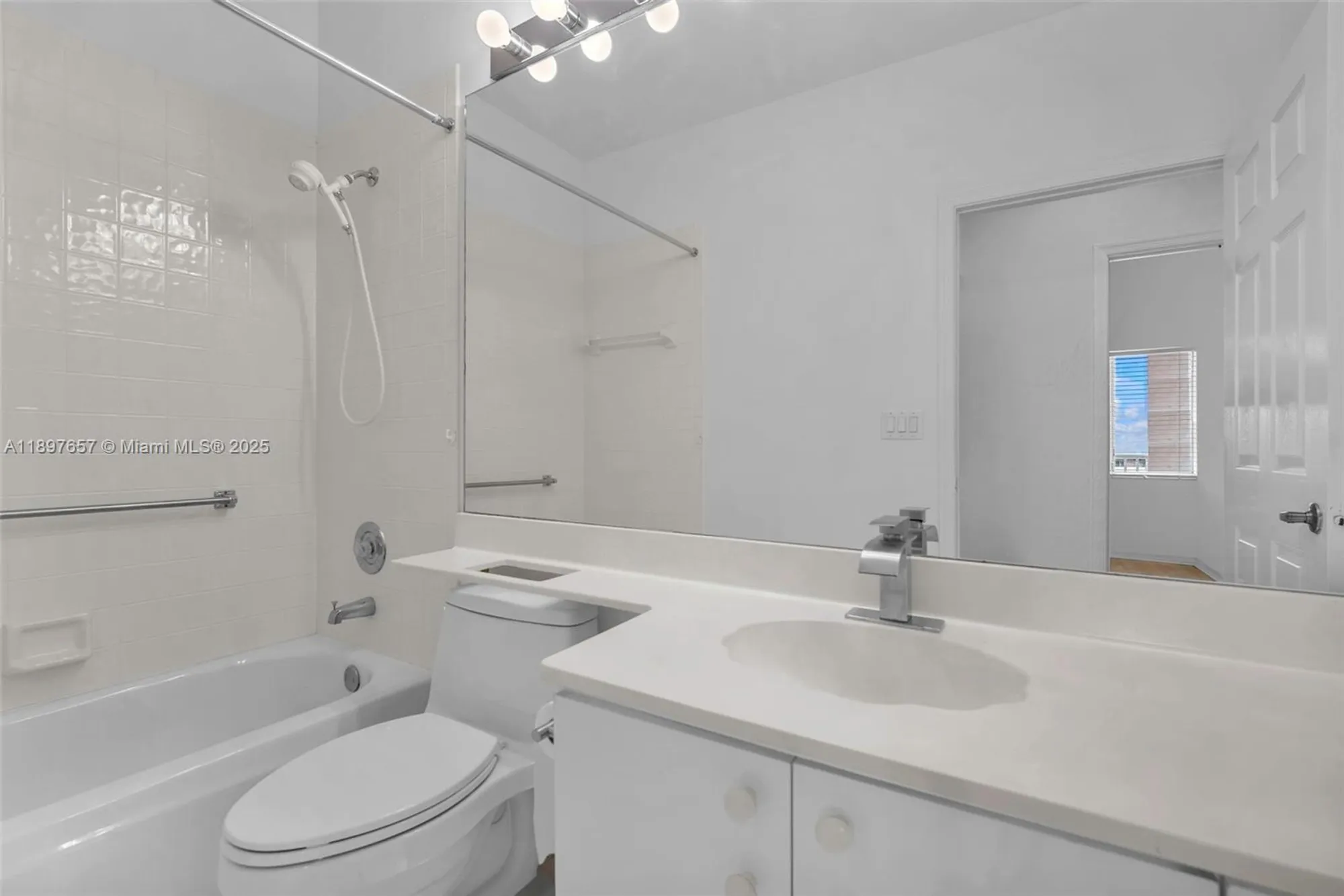 Property Slideshow image 23 of 38 | 7486 granville dr 410, Tamarac, FL, 33321