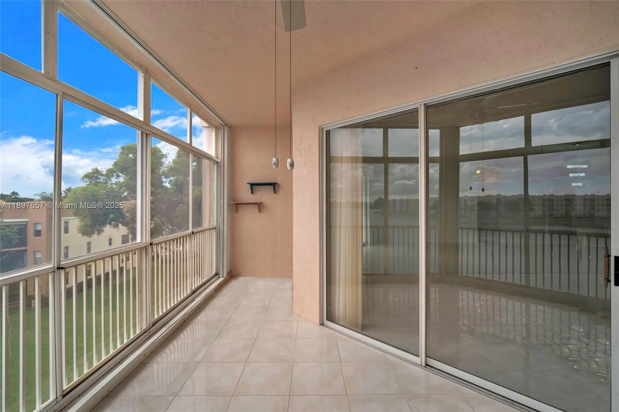 Property Slideshow image 7 of 38 | 7486 granville dr 410, Tamarac, FL, 33321