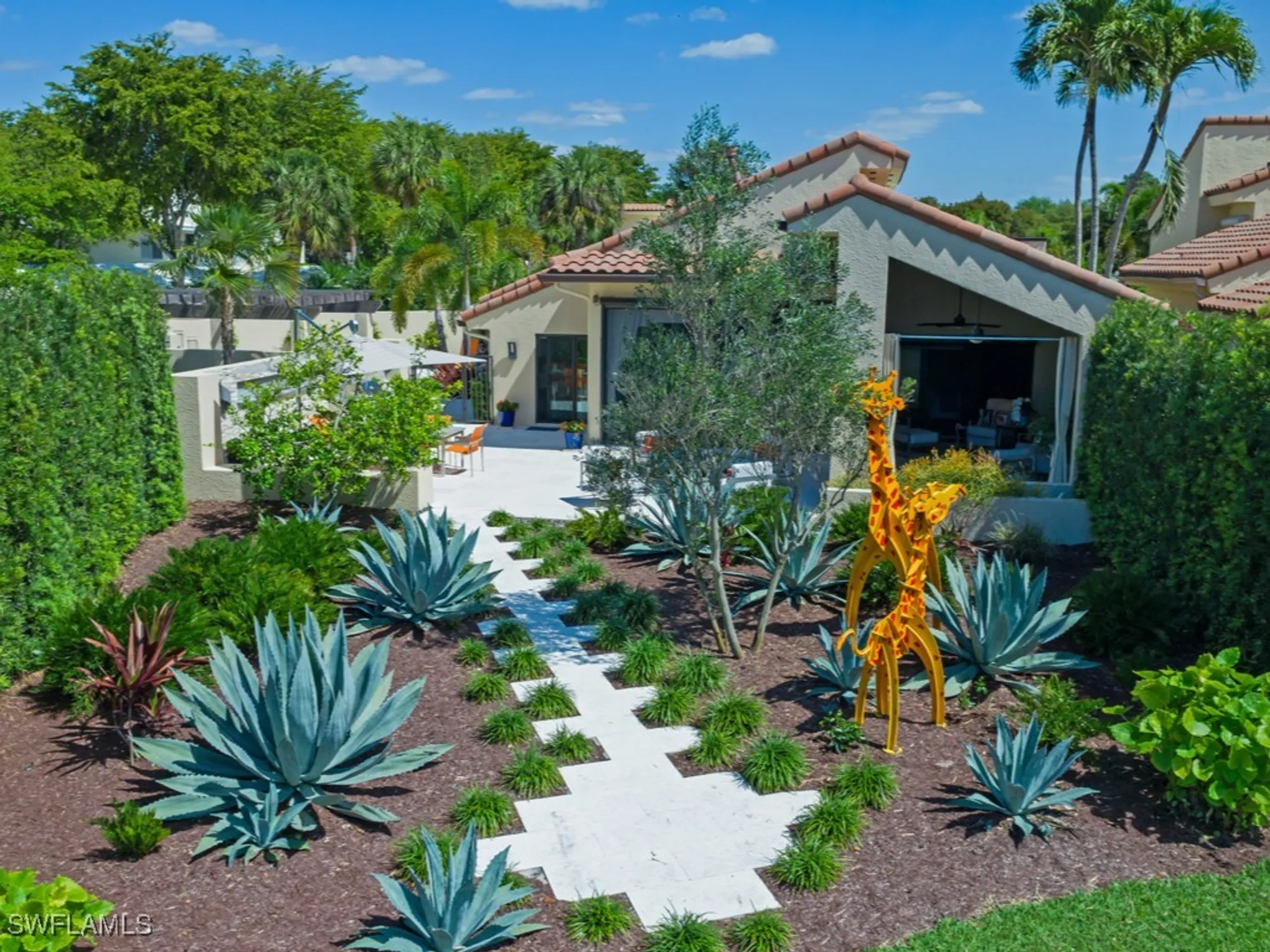 Property Slideshow image 24 of 41 | 6817 sand pointe cir # 4, Naples, FL, 34108