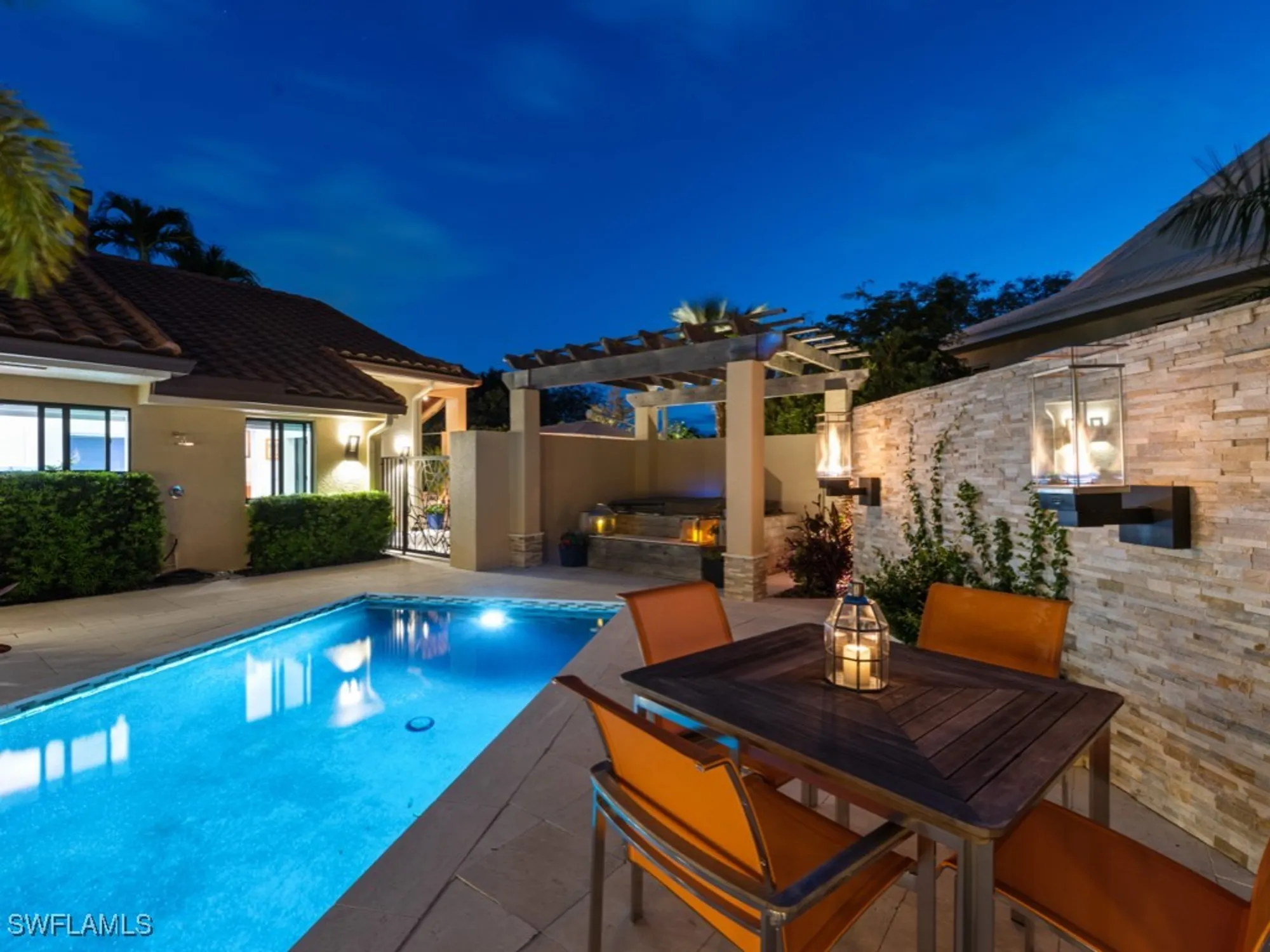 Property Slideshow image 28 of 41 | 6817 sand pointe cir # 4, Naples, FL, 34108