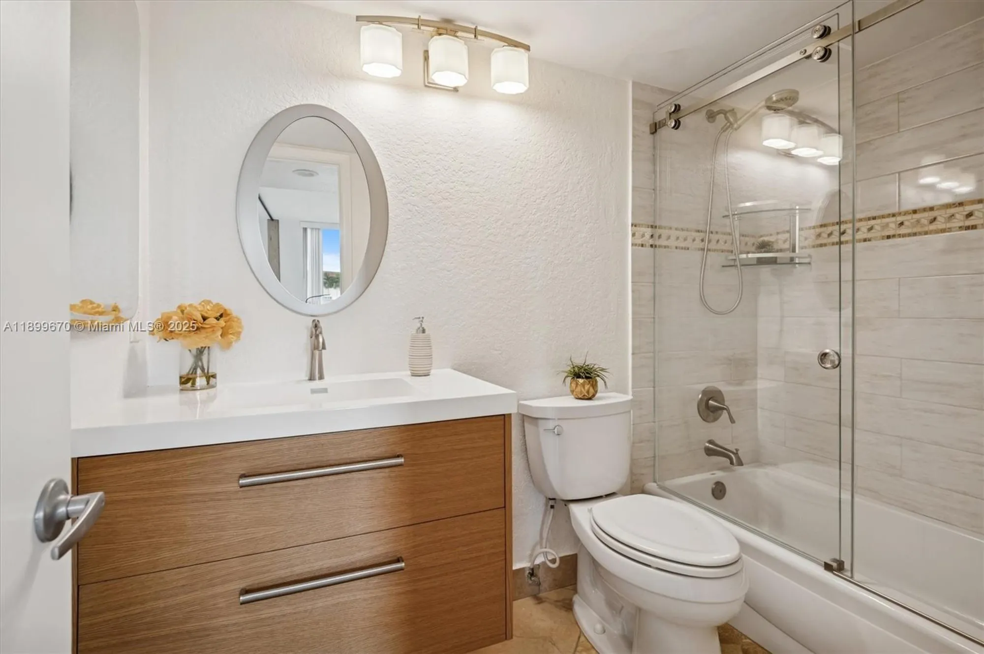 Property Slideshow image 14 of 48 | 411 s hollybrook dr 204, Pembroke Pines, FL, 33025