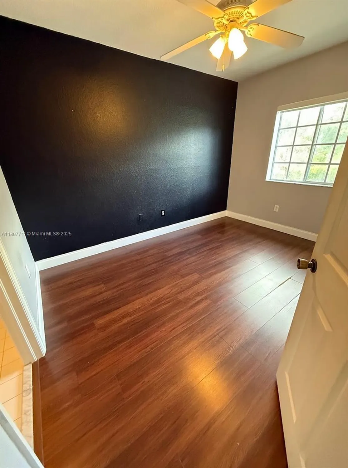 Property Slideshow image 10 of 13 | 7802 catalina cir, Tamarac, FL, 33321