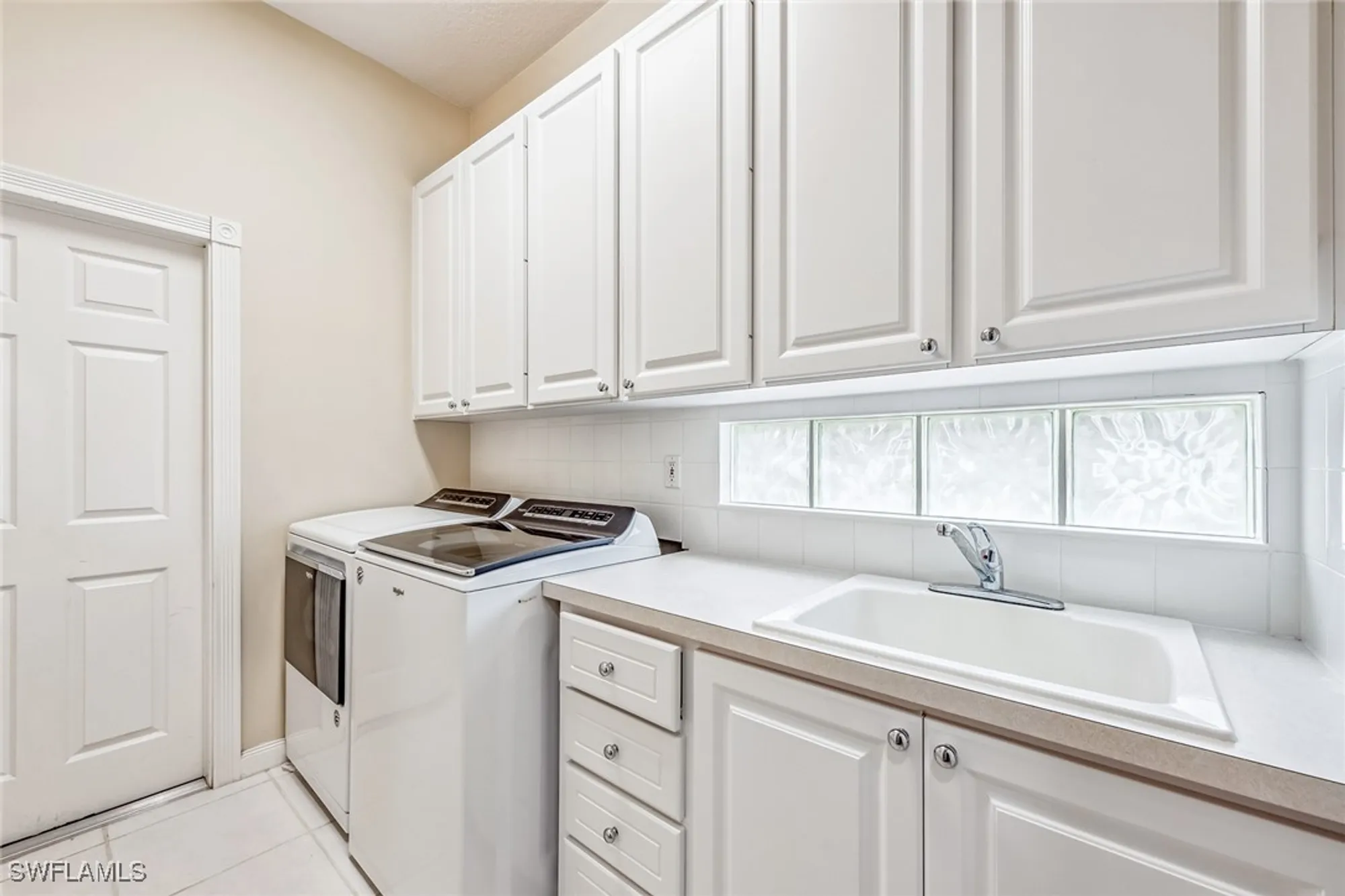 Property Slideshow image 23 of 32 | 2881 hatteras way, Naples, FL, 34119