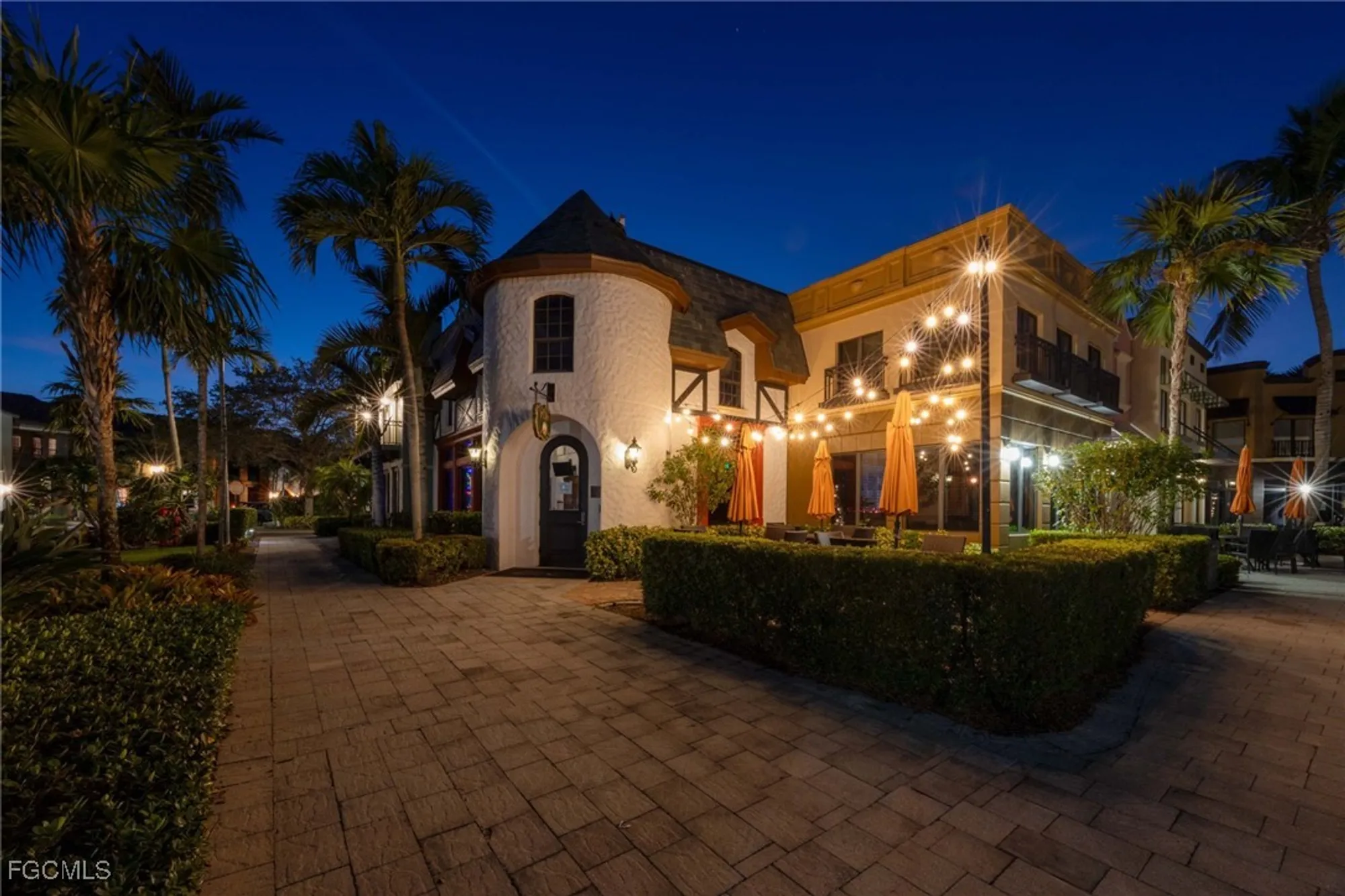 Property Slideshow image 32 of 40 | 9111 capistrano st 8302, Naples, FL, 34113