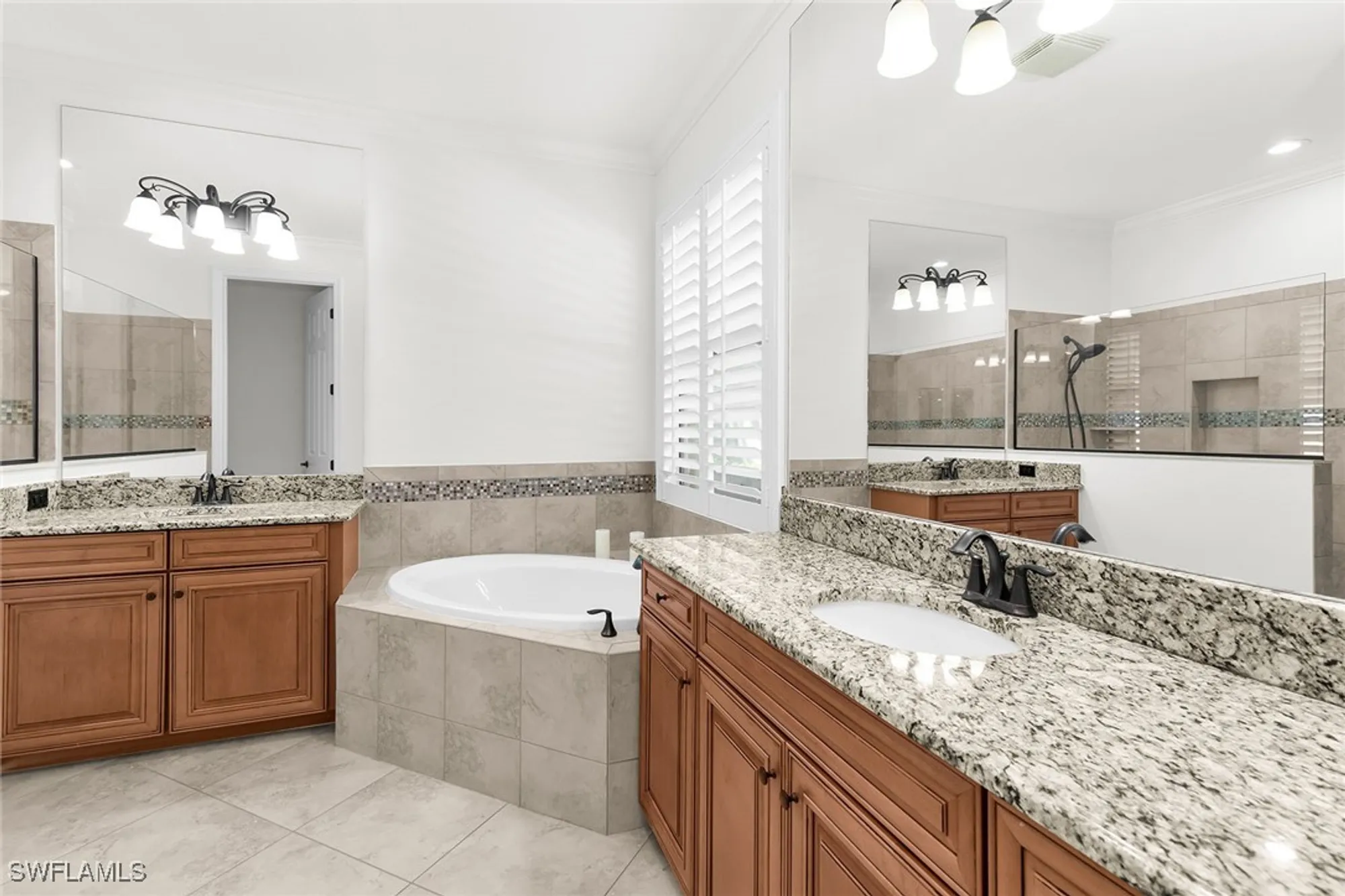 Property Slideshow image 17 of 43 | 2990 aviamar cir, Naples, FL, 34114