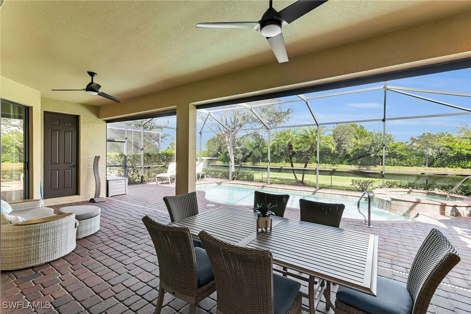 Property Slideshow image 24 of 43 | 2990 aviamar cir, Naples, FL, 34114