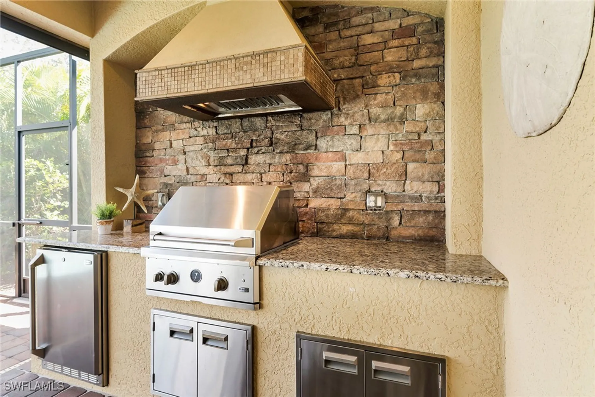 Property Slideshow image 27 of 43 | 2990 aviamar cir, Naples, FL, 34114