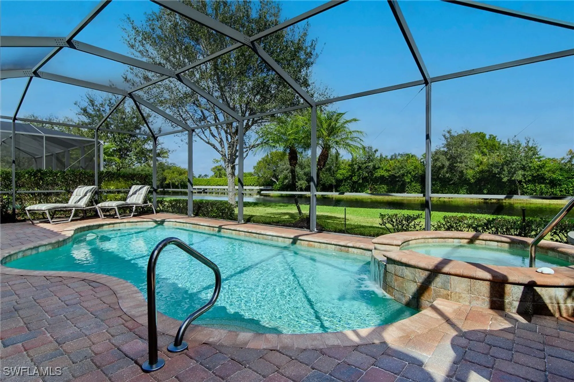 Property Slideshow image 29 of 43 | 2990 aviamar cir, Naples, FL, 34114