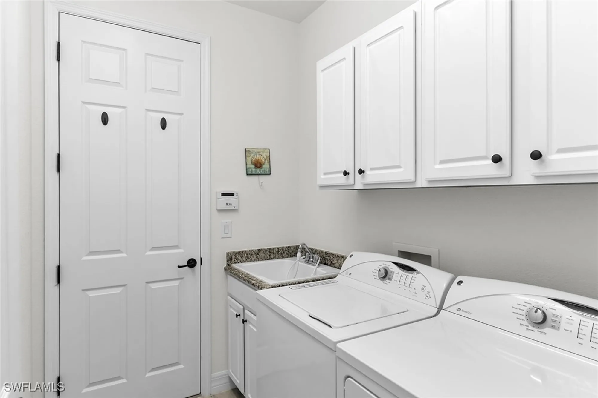 Property Slideshow image 22 of 43 | 2990 aviamar cir, Naples, FL, 34114