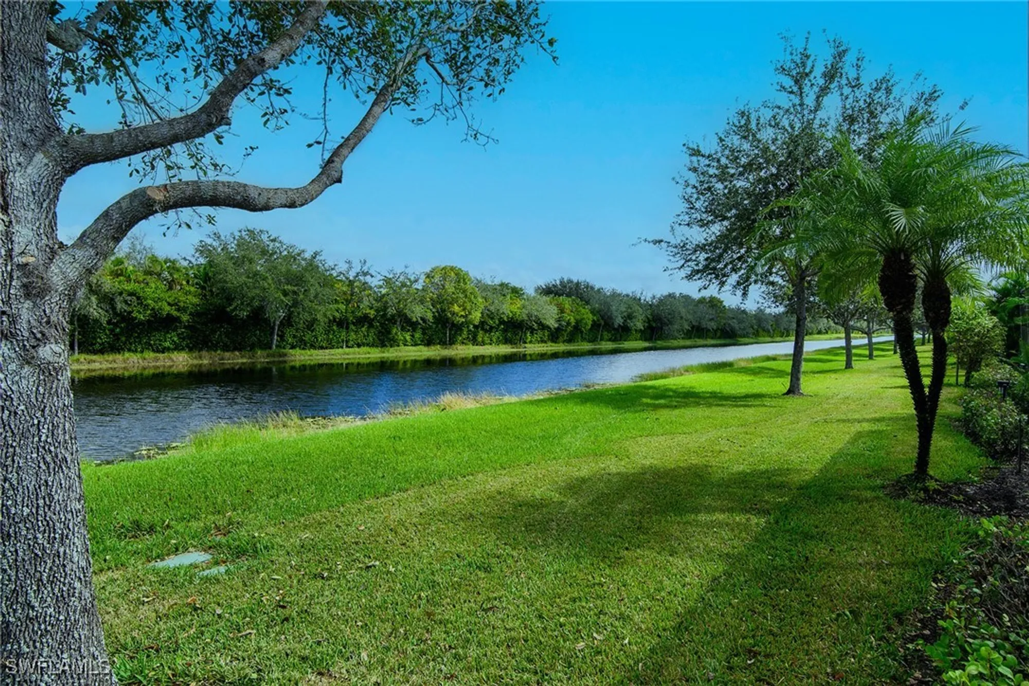 Property Slideshow image 32 of 43 | 2990 aviamar cir, Naples, FL, 34114