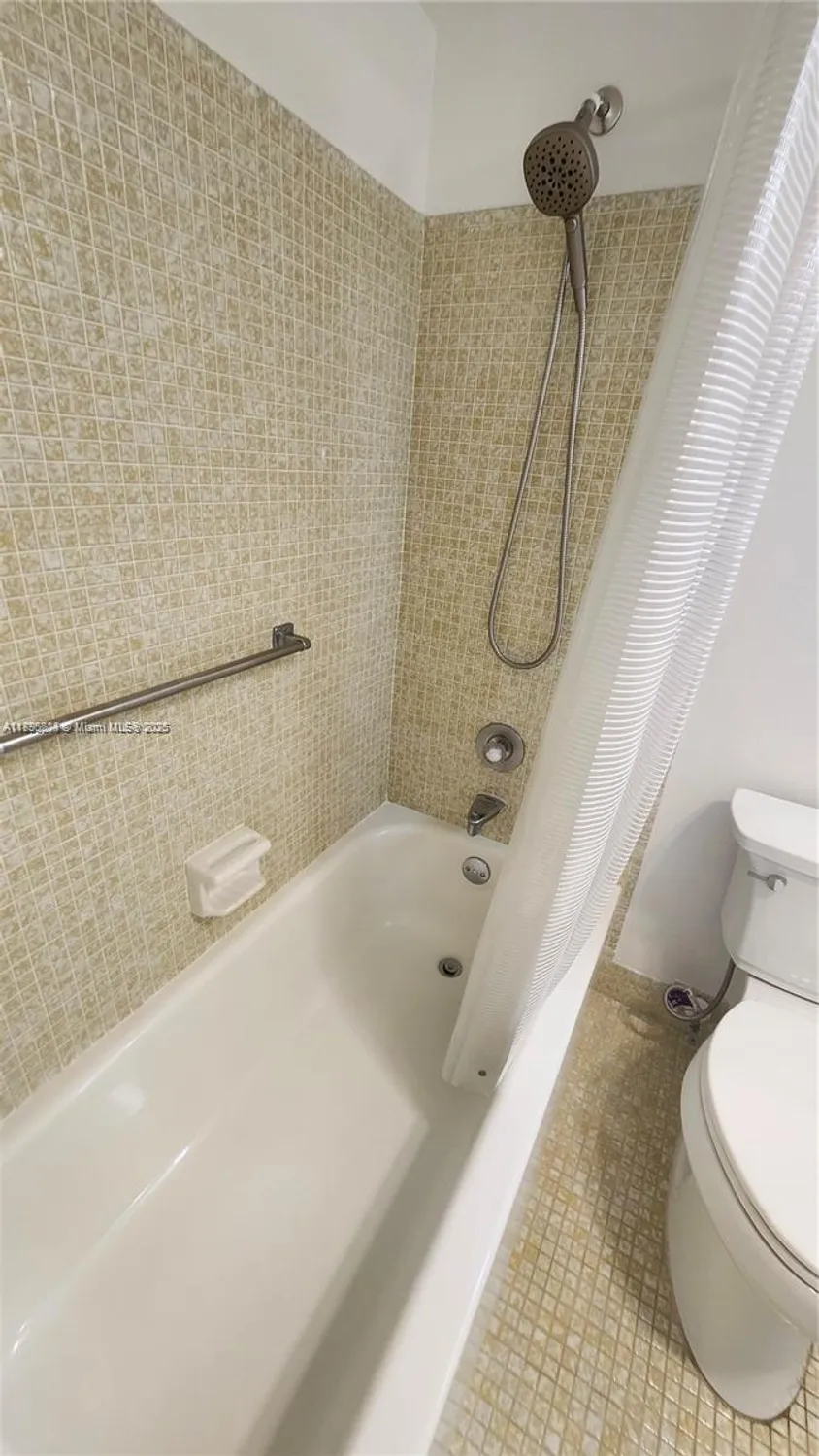 Property Slideshow image 14 of 34 | 4065 lyndhurst n # 4065, Deerfield Beach, FL, 33442