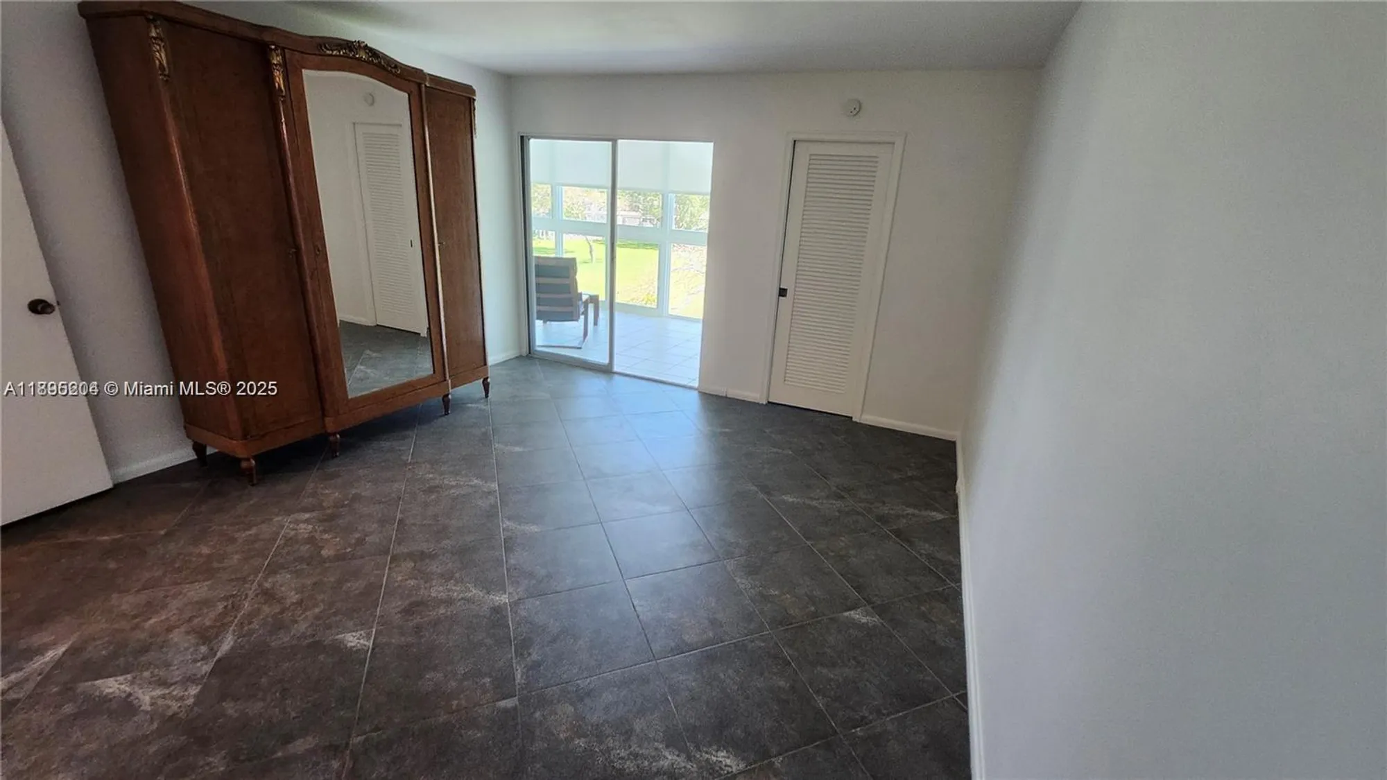 Property Slideshow image 10 of 34 | 4065 lyndhurst n # 4065, Deerfield Beach, FL, 33442