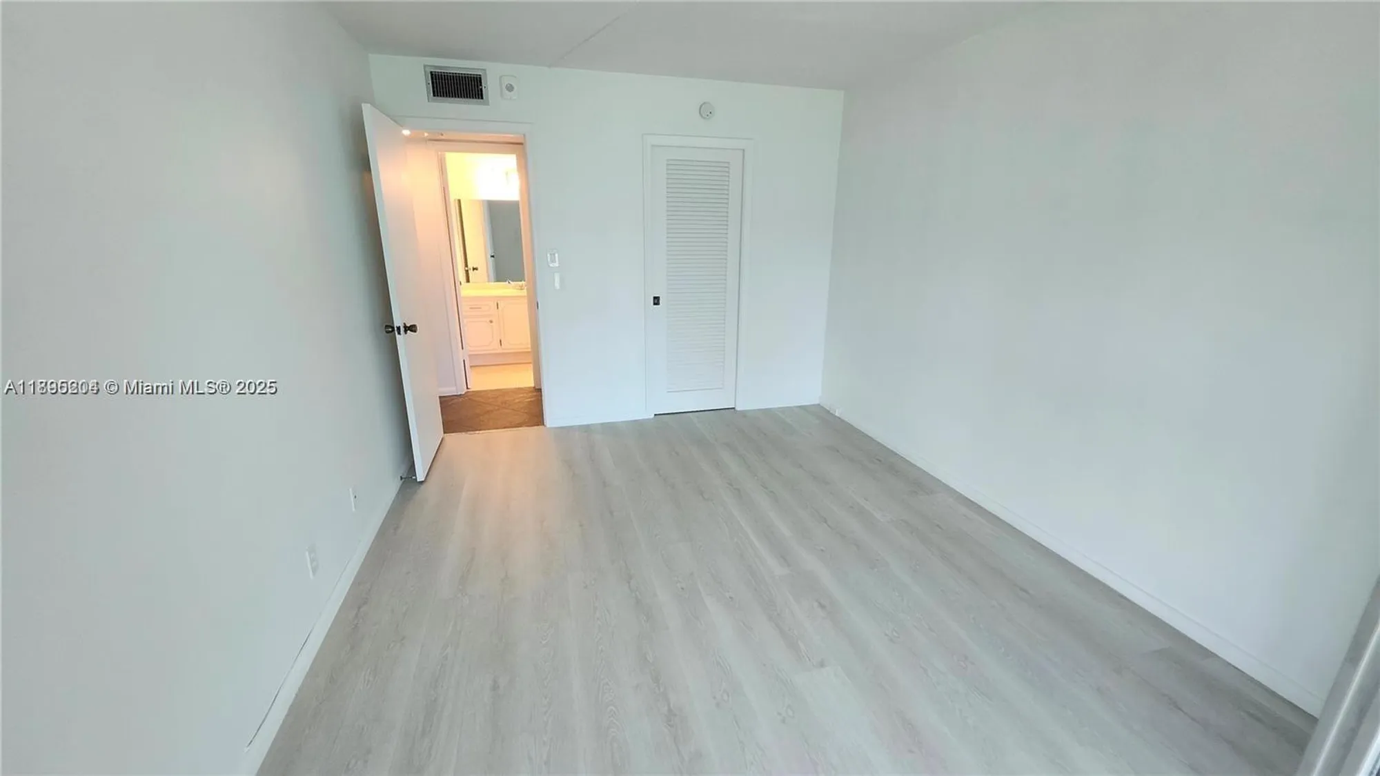 Property Slideshow image 12 of 34 | 4065 lyndhurst n # 4065, Deerfield Beach, FL, 33442