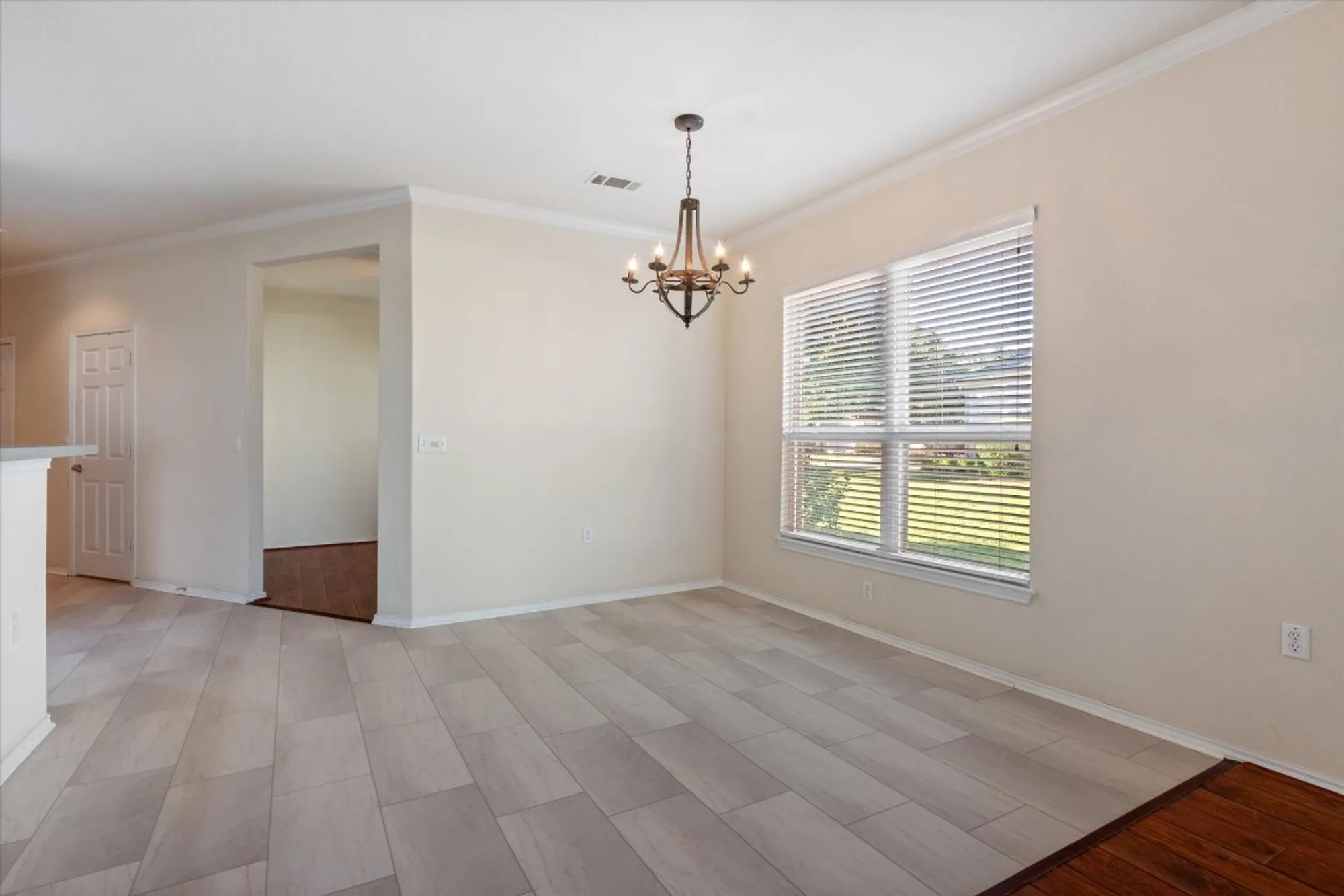 Property Slideshow image 10 of 39 | 112 winter dr, Georgetown, TX, 78633