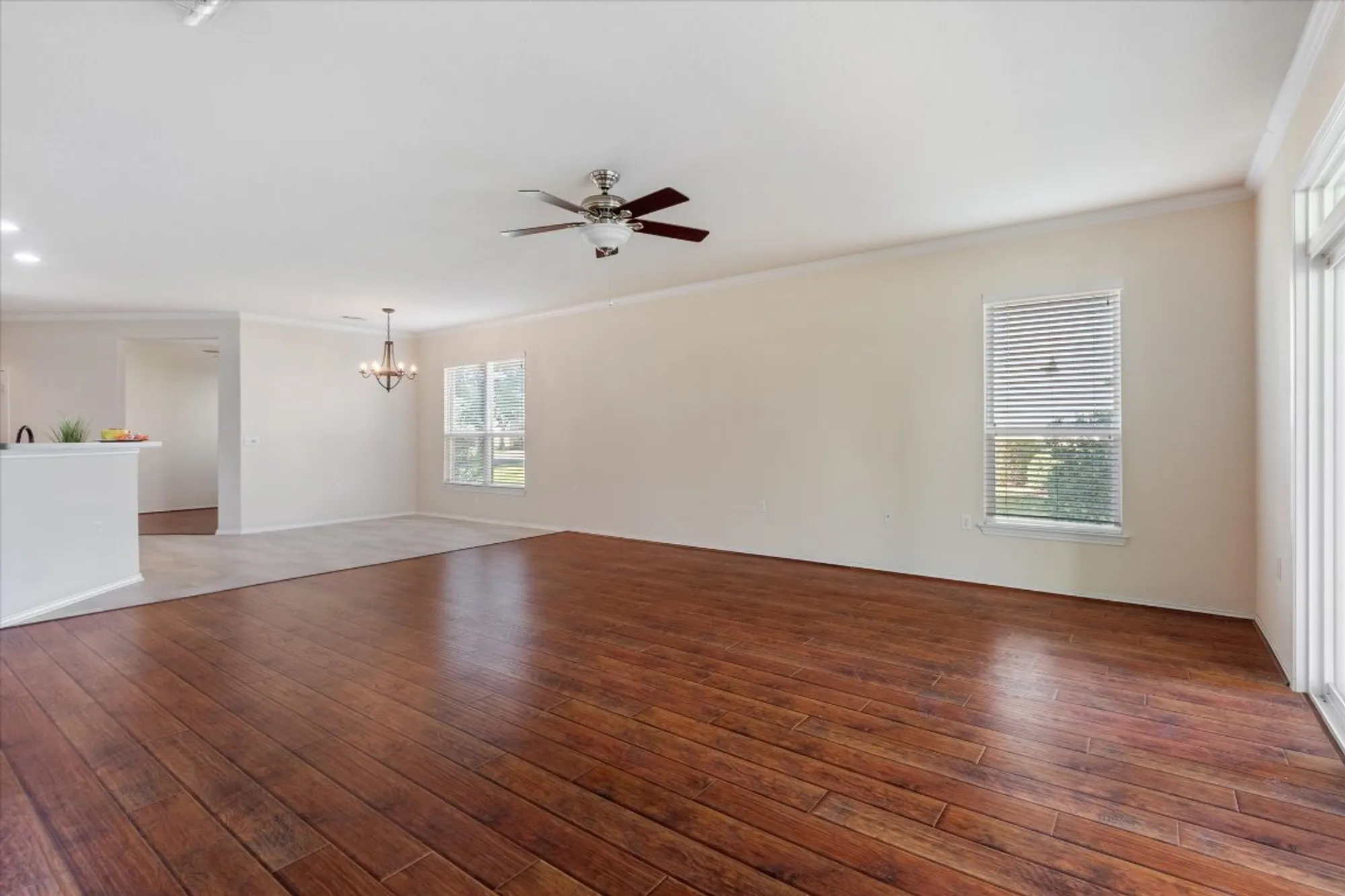 Property Slideshow image 13 of 39 | 112 winter dr, Georgetown, TX, 78633