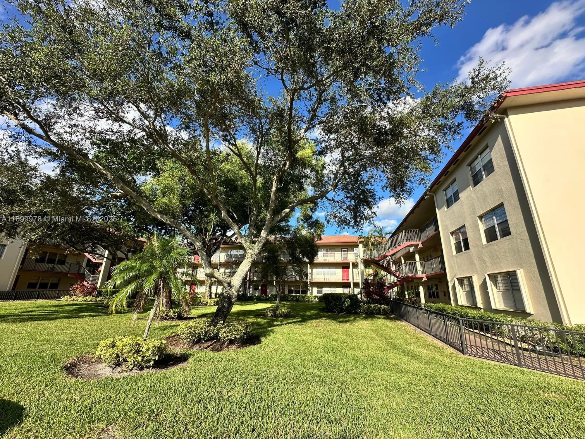Property Slideshow image 28 of 32 | 251 sw 134th way m314, Pembroke Pines, FL, 33027