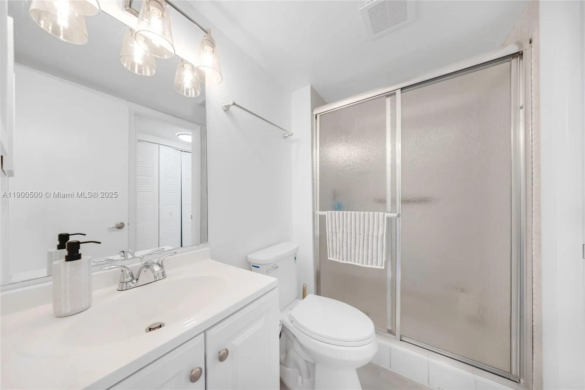 Property Slideshow image 17 of 25 | 9090 lime bay blvd apt 211, Tamarac, FL, 33321