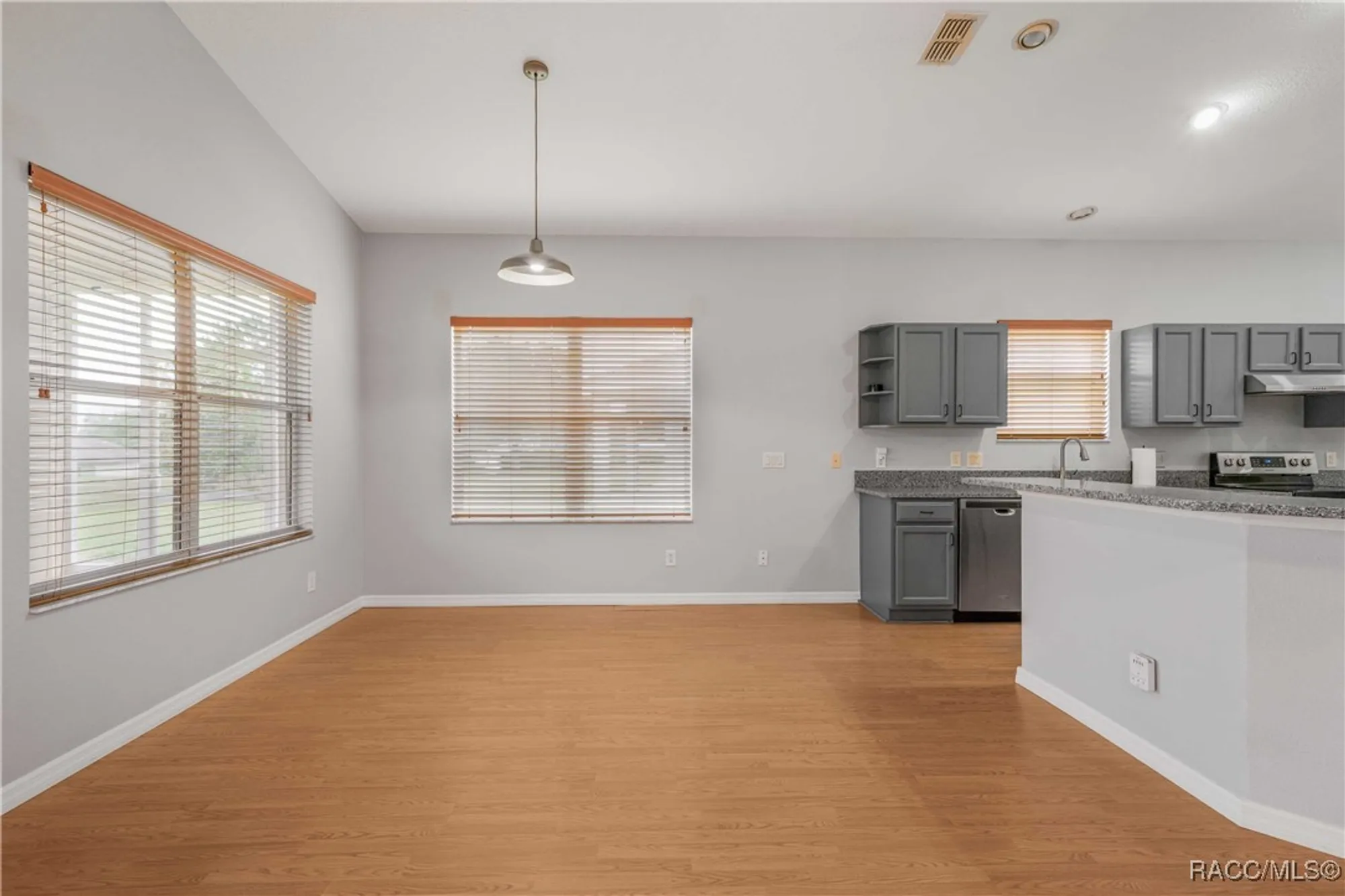 Property Slideshow image 7 of 45 | 1874 w angelica loop, Lecanto, FL, 34461