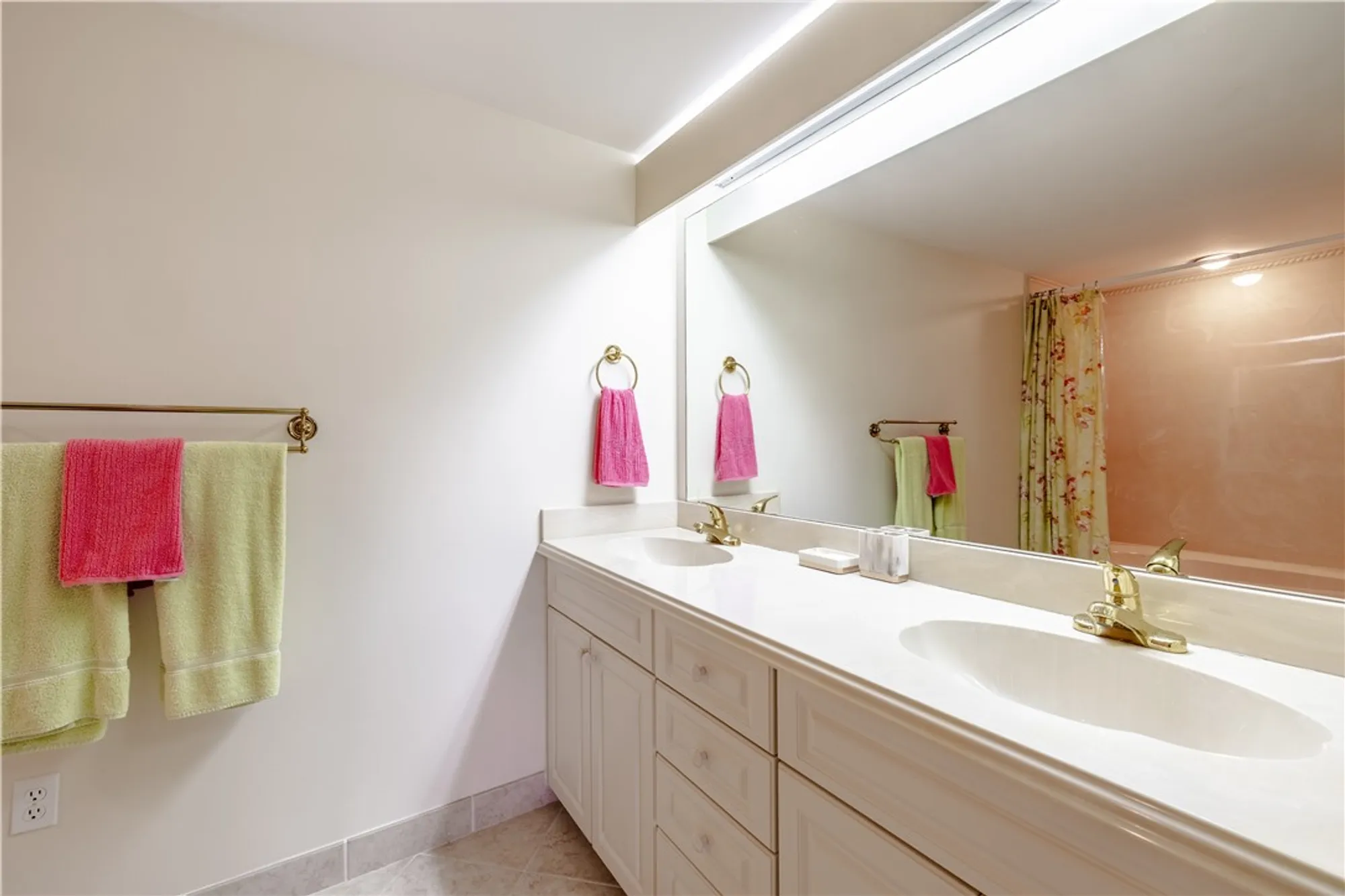 Property Slideshow image 20 of 31 | 5060 harmony cir 204, Vero Beach, FL, 32967