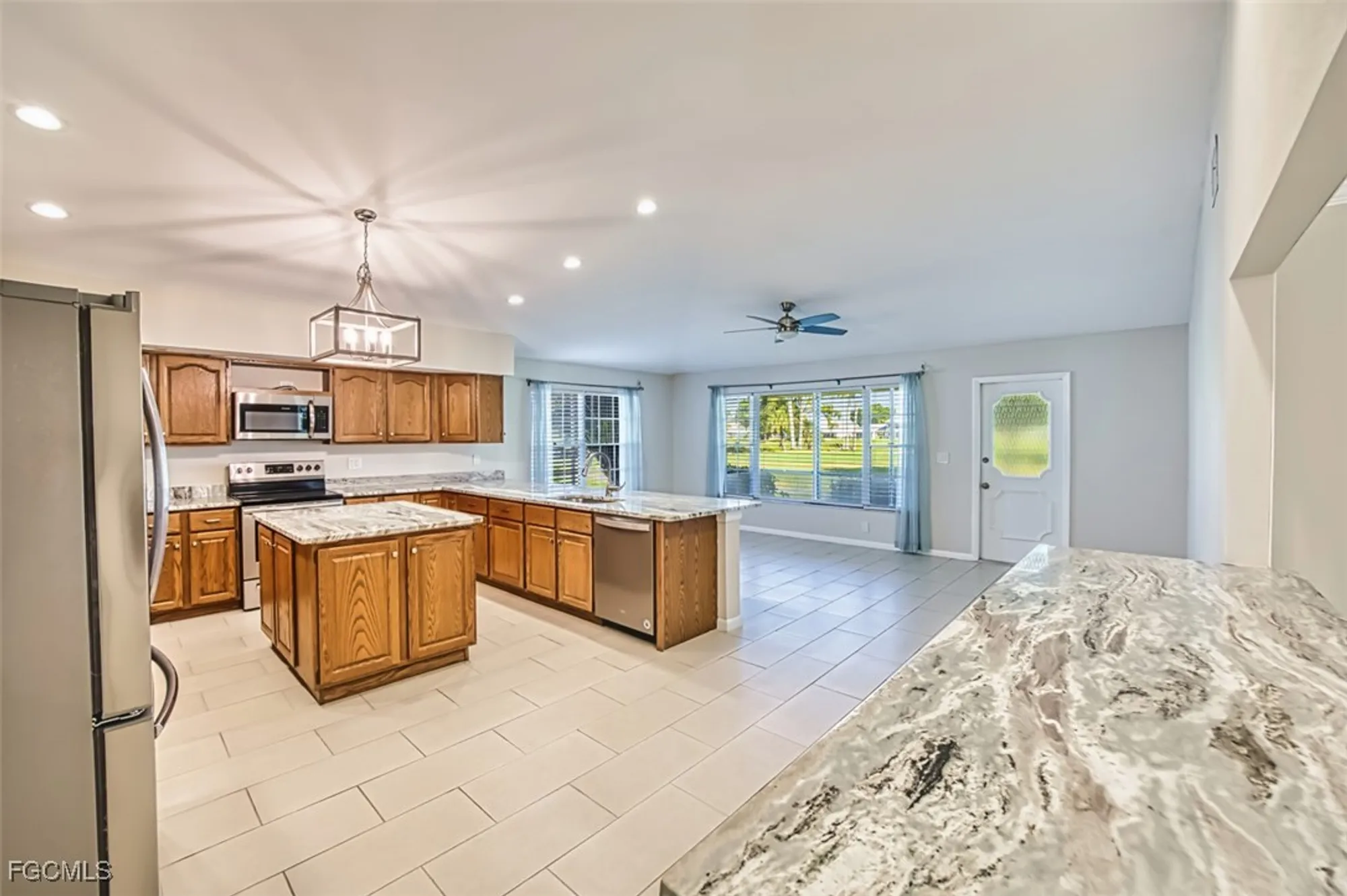 Property Slideshow image 27 of 50 | 1309 n brandywine cir, Fort Myers, FL, 33919
