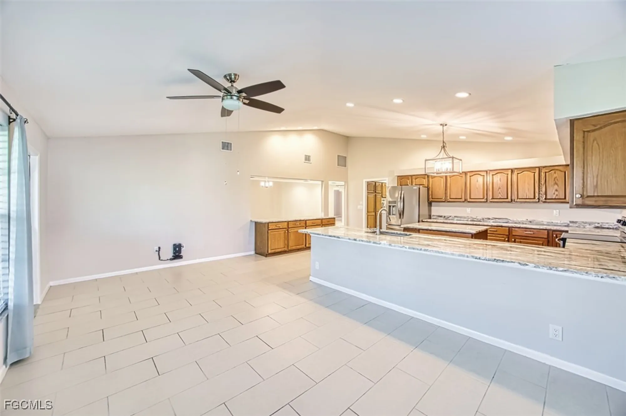Property Slideshow image 9 of 50 | 1309 n brandywine cir, Fort Myers, FL, 33919