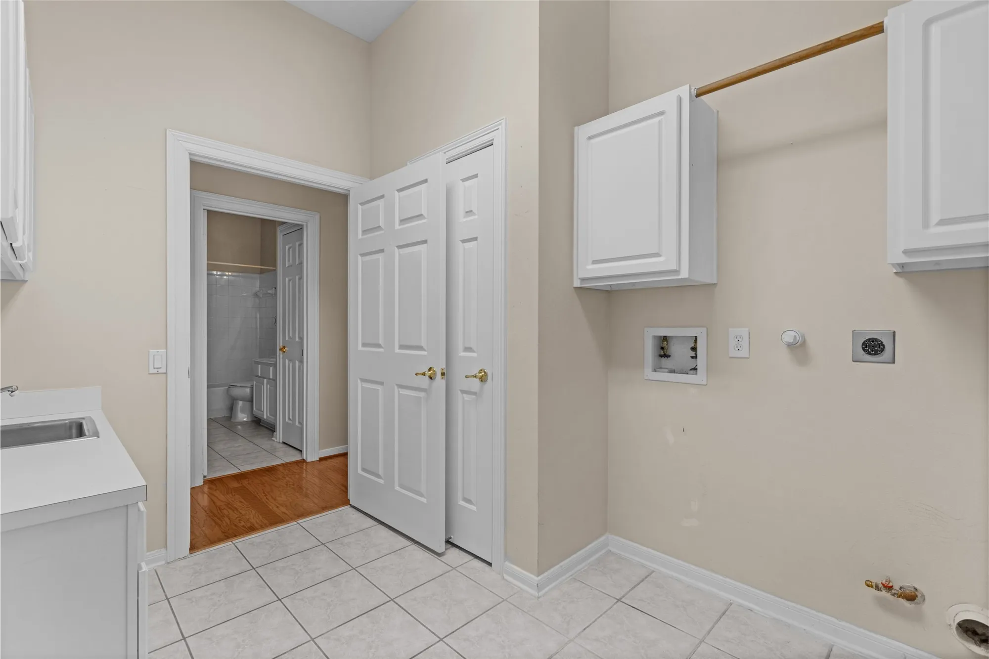 Property Slideshow image 25 of 32 | 83 robindale cir, Conroe, TX, 77384