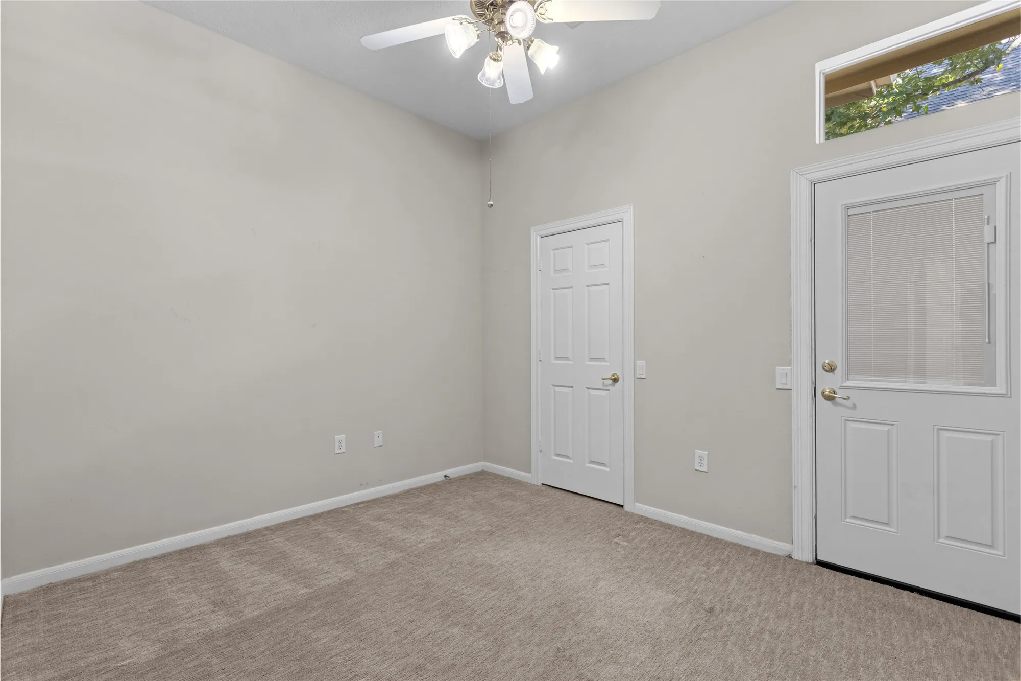 Property Slideshow image 26 of 32 | 83 robindale cir, Conroe, TX, 77384